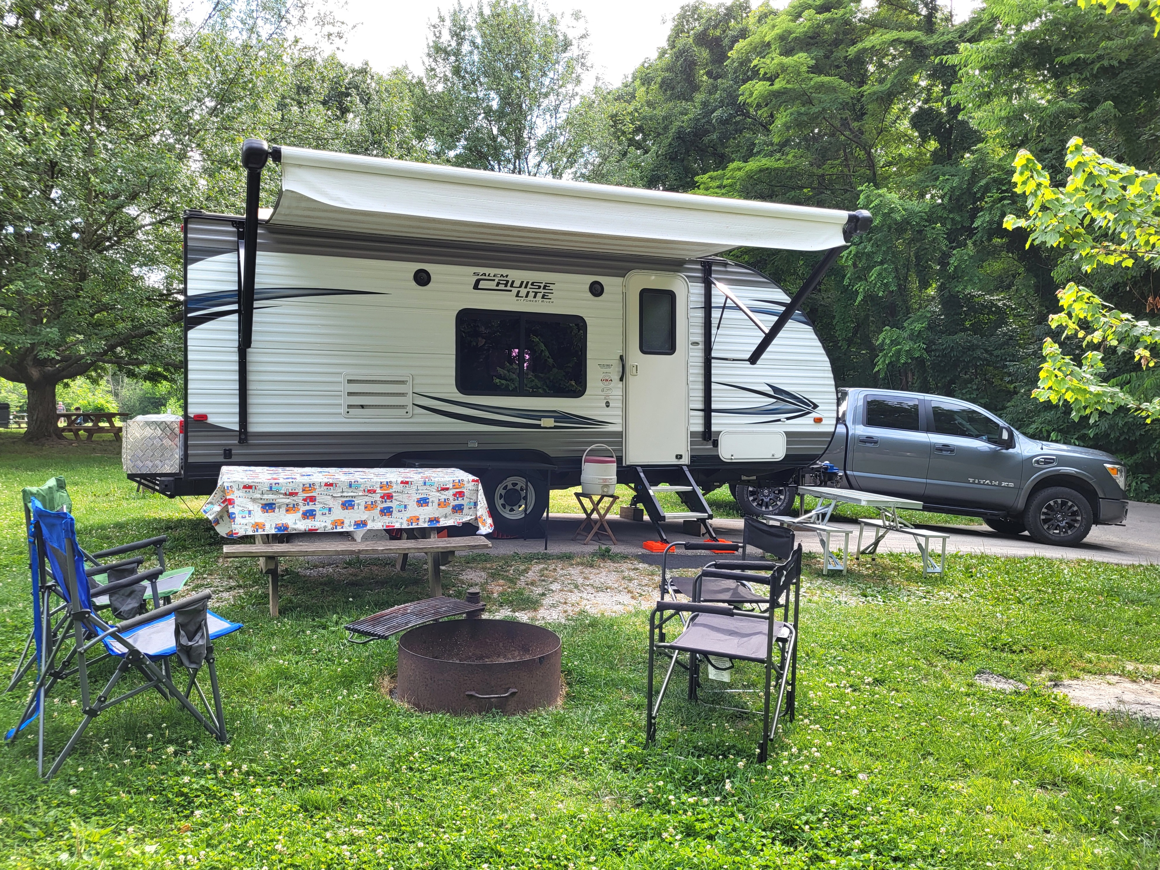 Trail Magic, a Salem Cruise Lite, customized, many amenities, generator