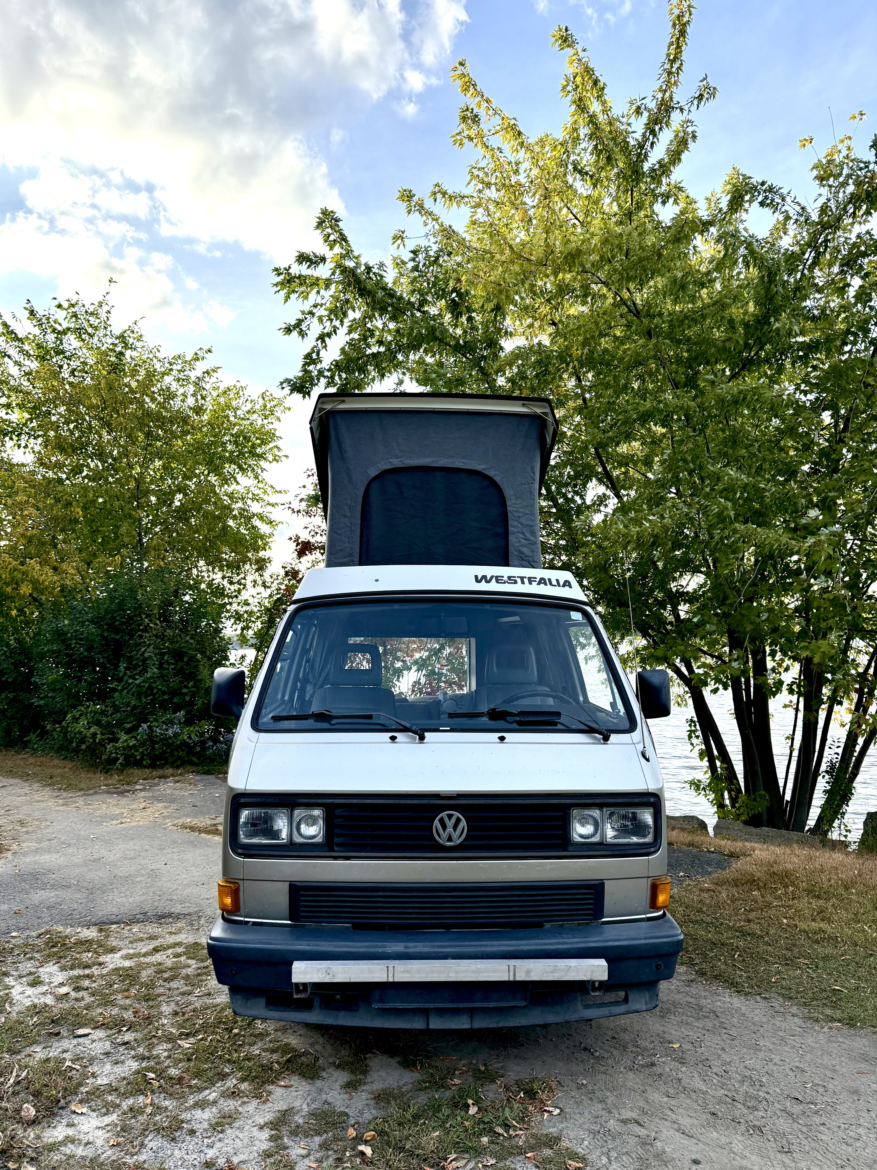 1989 Volkswagen T3 Westfalia Camper van Rental in Montreal, QC