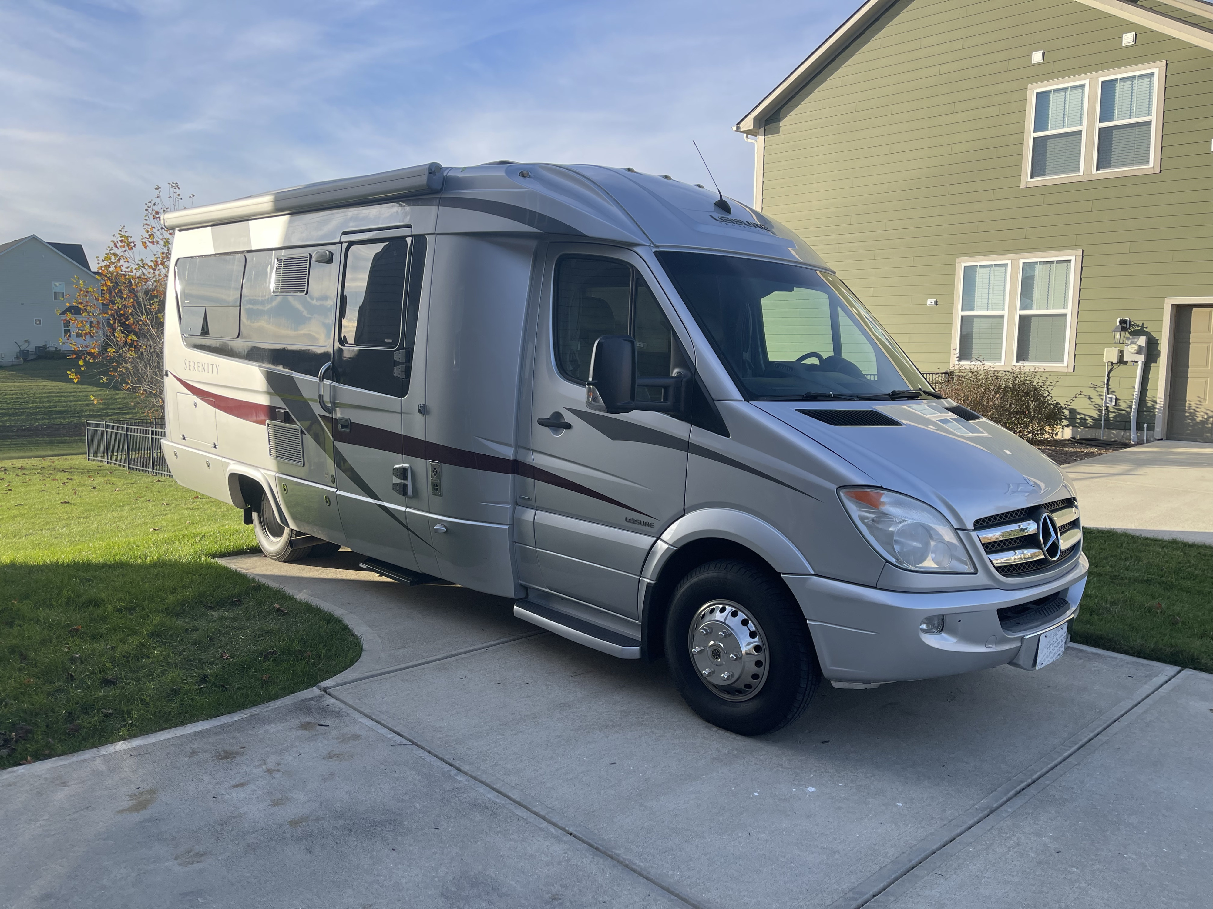 Luxury Leisure Travel Serenity – Your Adventure in Comfort & Style!