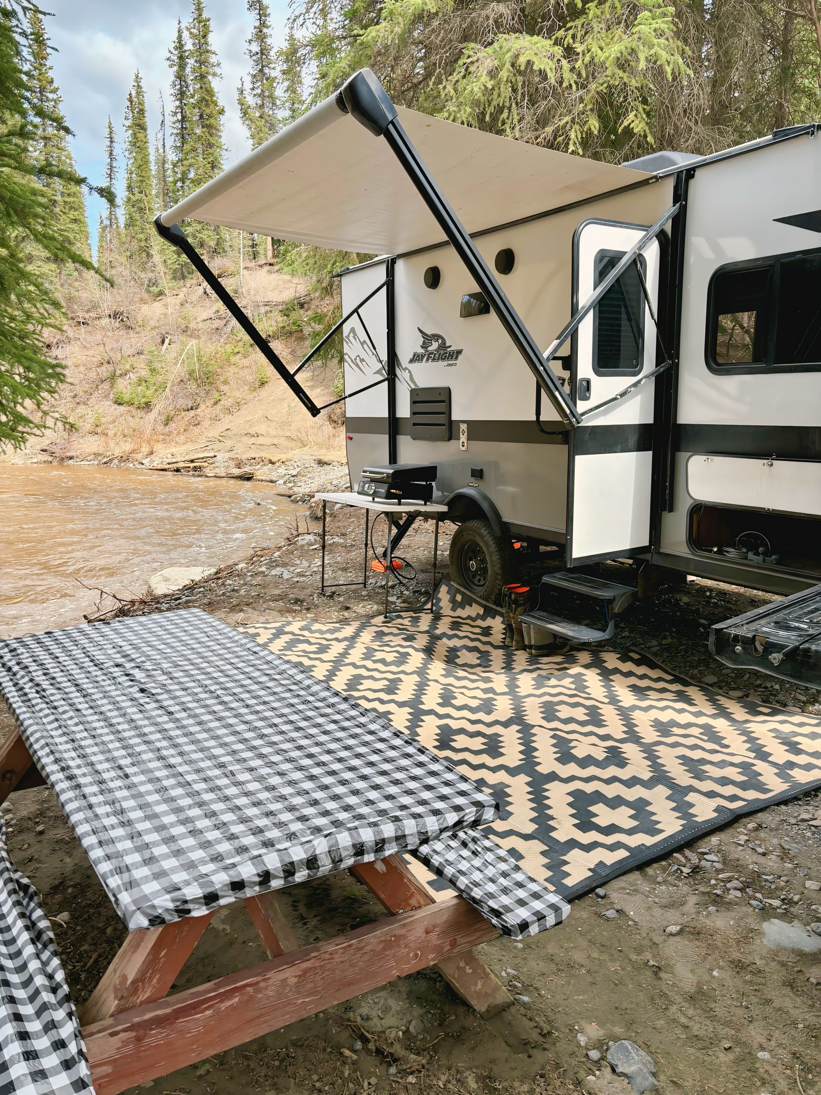 2022 Jayco Jay Flight SLX Baja Edition Travel trailer in Eagle