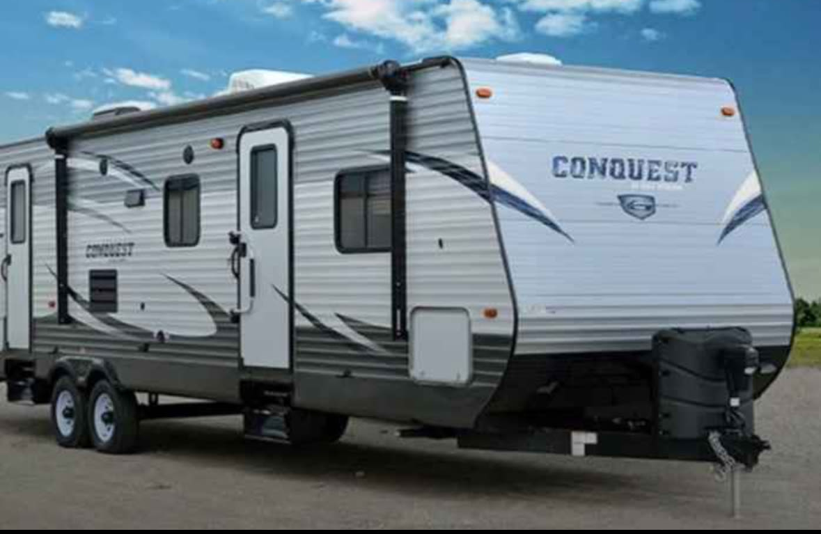 2017 Gulf Stream Conquest M-288SIL