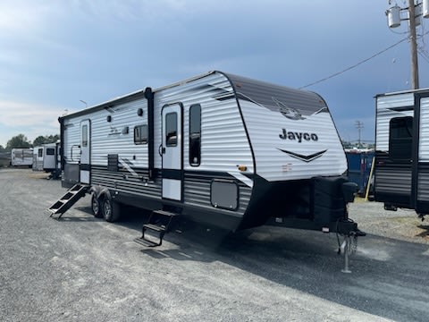Beautiful, spacious and new Jayco Jay Flight ELITE