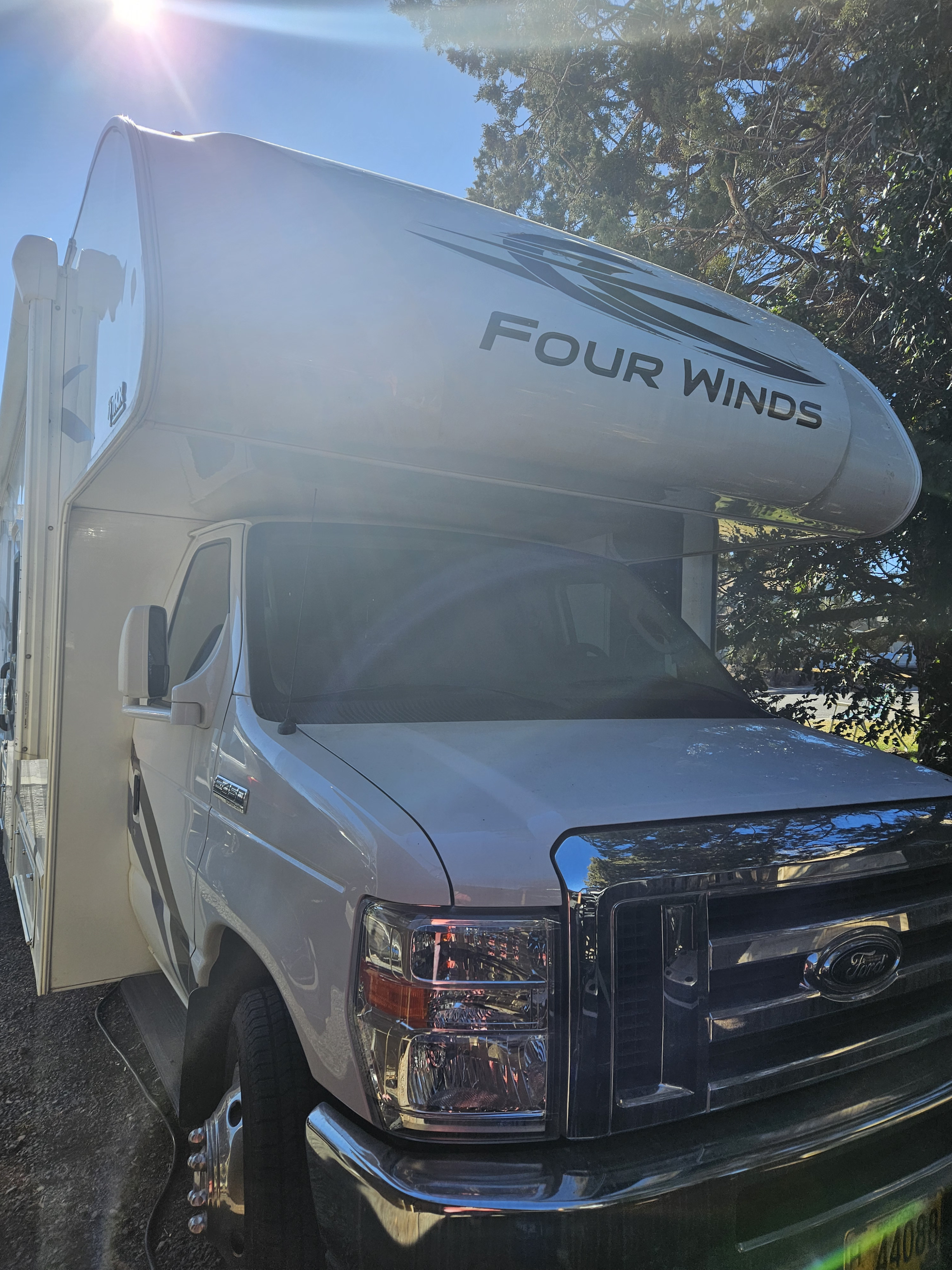 Thor four winds 29ft class C
