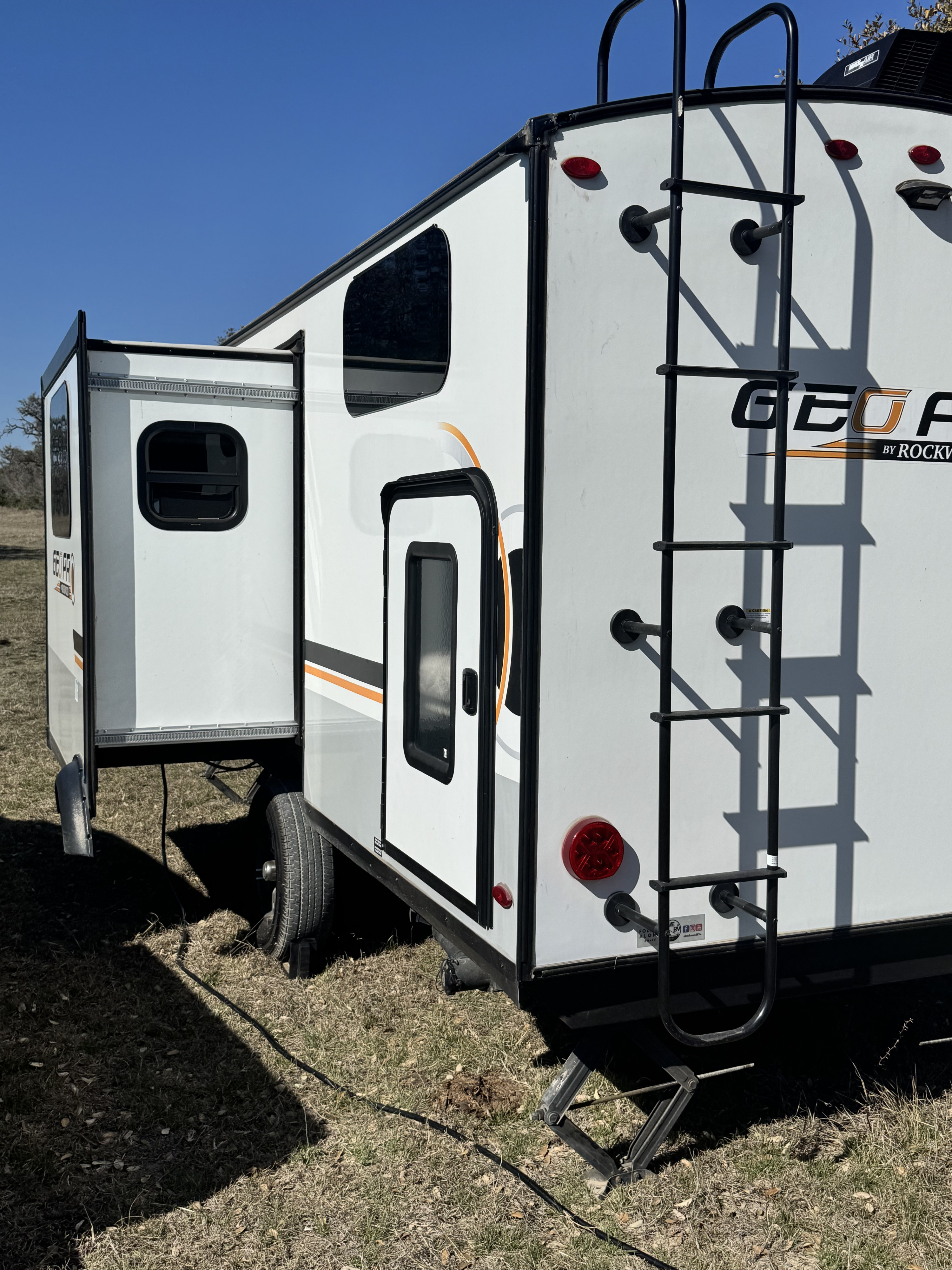 Travel trailer RV Rental 