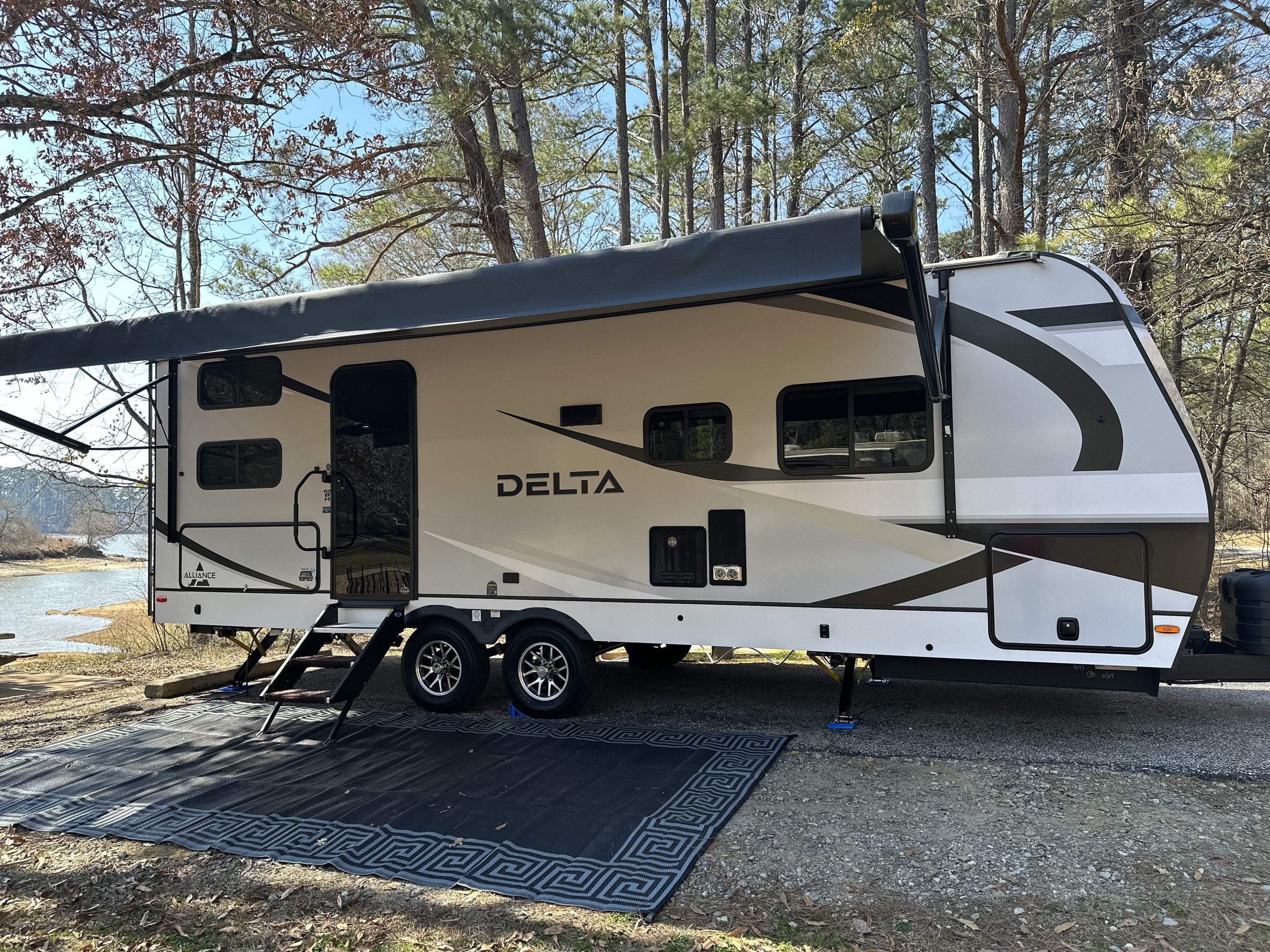 NEW 2024 Alliance RV Delta 251BH