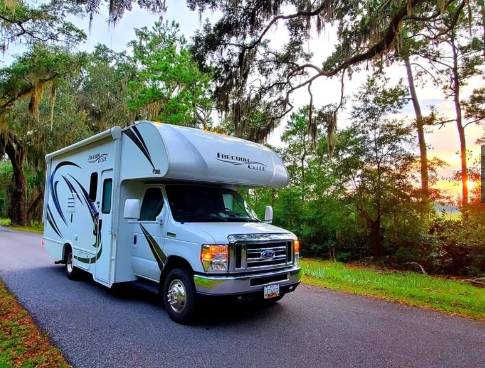 Yellowstone/Tetons Approved RV - Sleeps 5