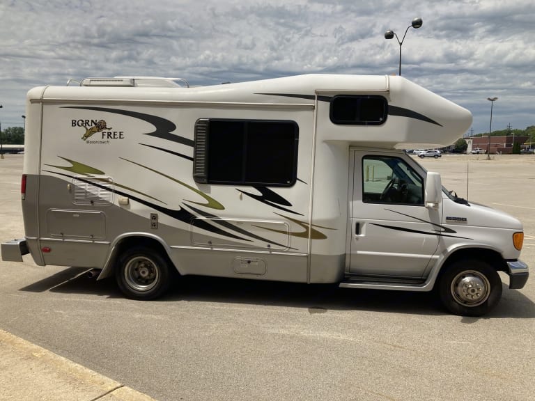Easy to Drive 2007 Born Free Dog Friendly First Class RV
