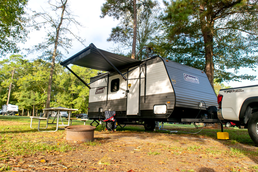 2023 Coleman Lantern 17B– Lightweight & Cozy for Small Vehicles