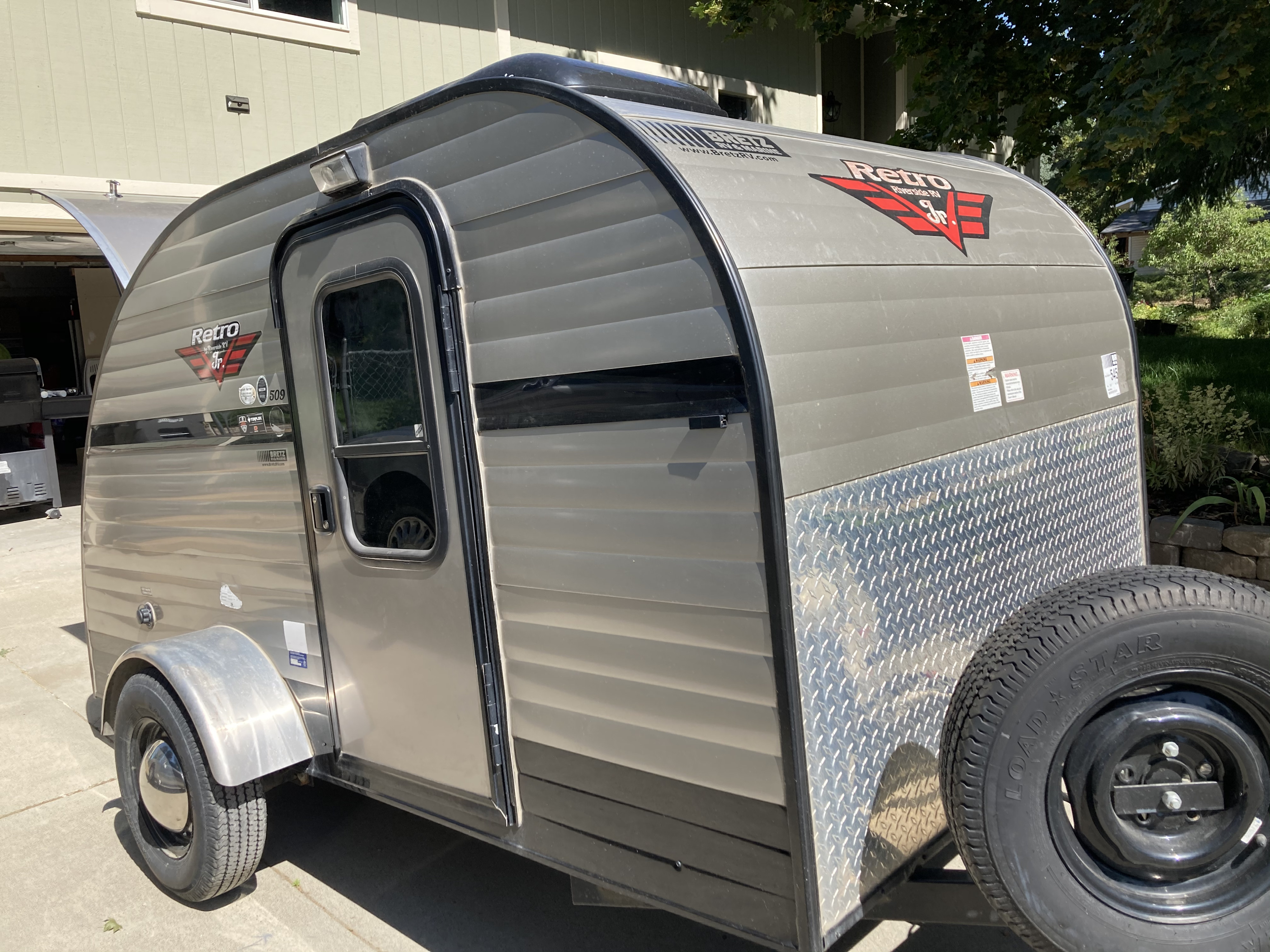 Lightweight Stylish & Adventure-Ready Cozy Camper with AC & Outdoor Kitchen