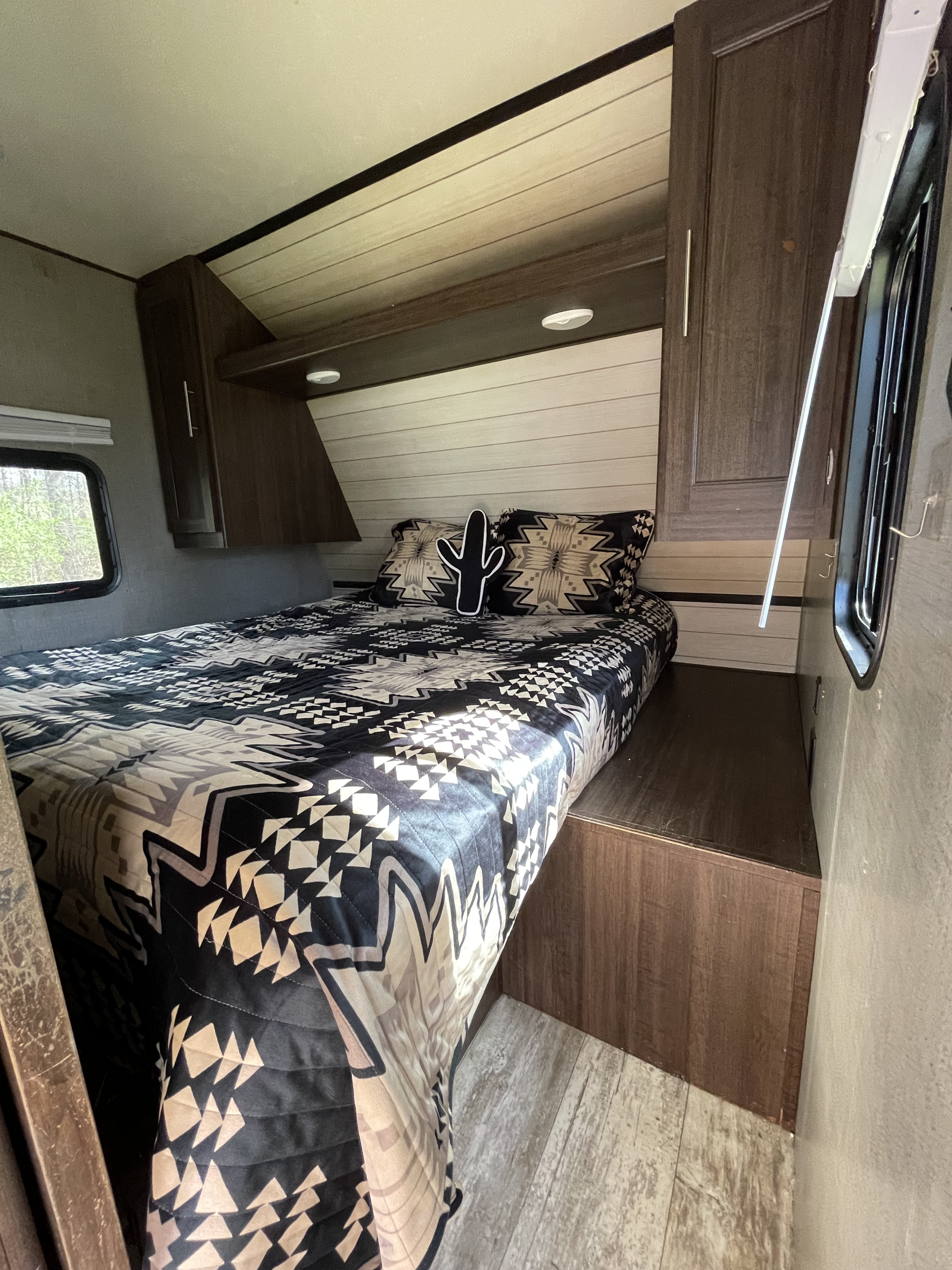 Crossroads RV Zinger 2019