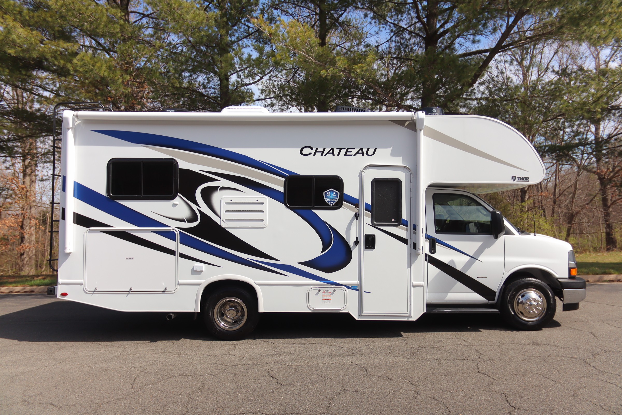 RV 07: 2024 Thor Motor Coach Chateau 22E