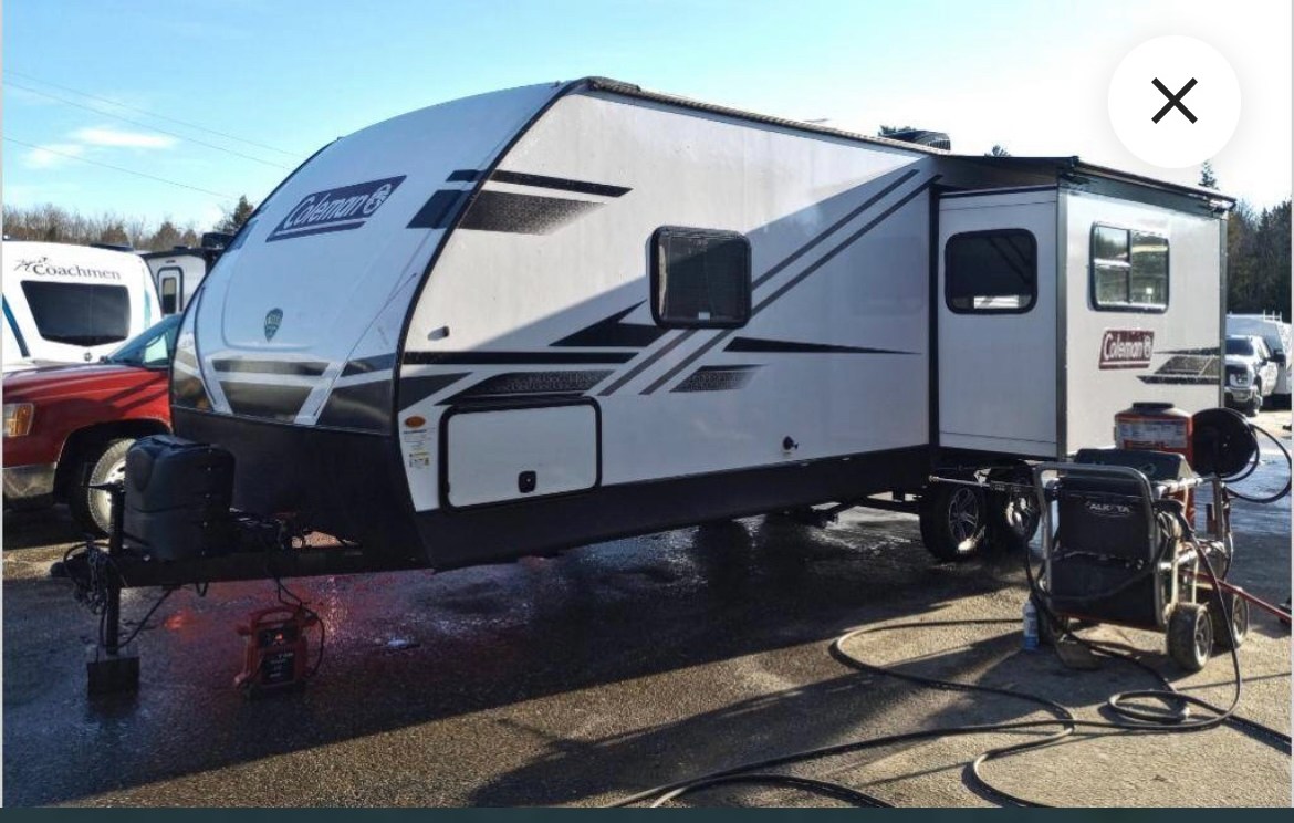 Sundown Paradise - 2022 Coleman Light 2515RL