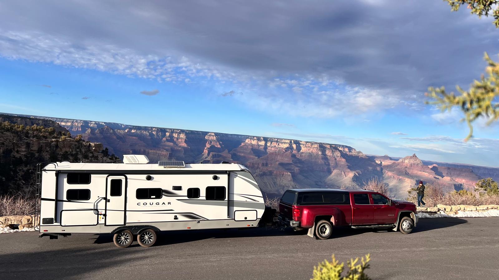 Travel Trailer with 1 King Bed 2 Queen & Dinette Bed + Solar&3000W Inverter