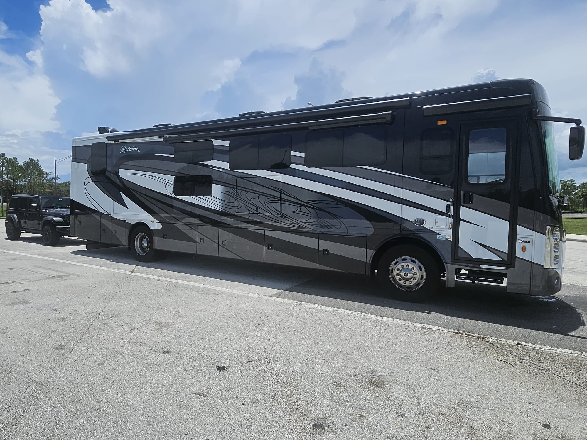 Hit The Road In This Family Friendly Berkshire XL 40C