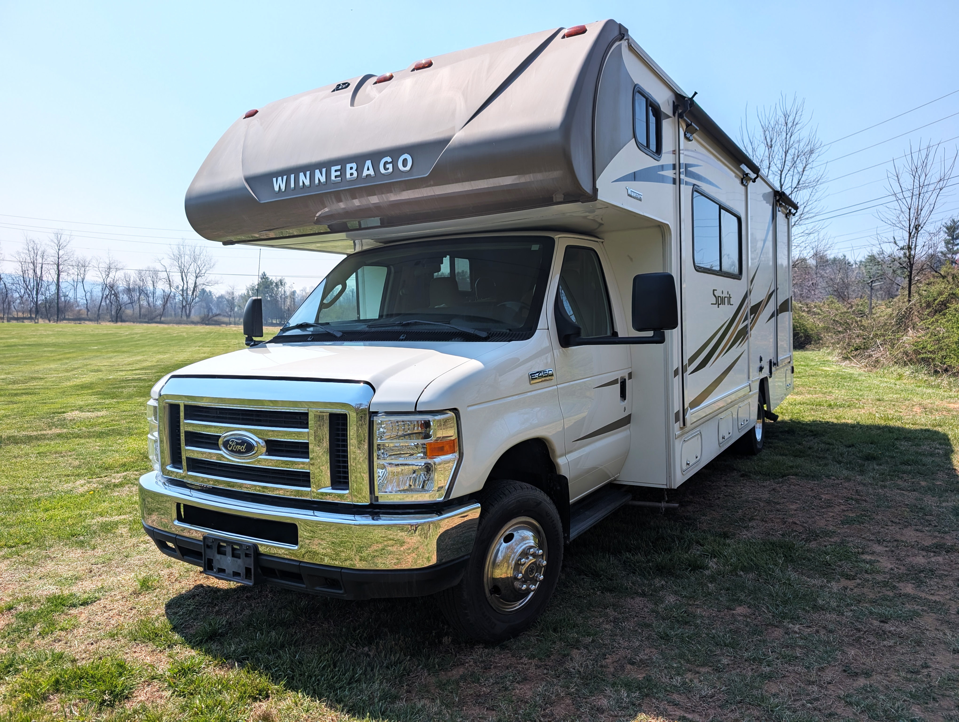 Winnebago Spirit | Cozy Class C RV with 3 slides