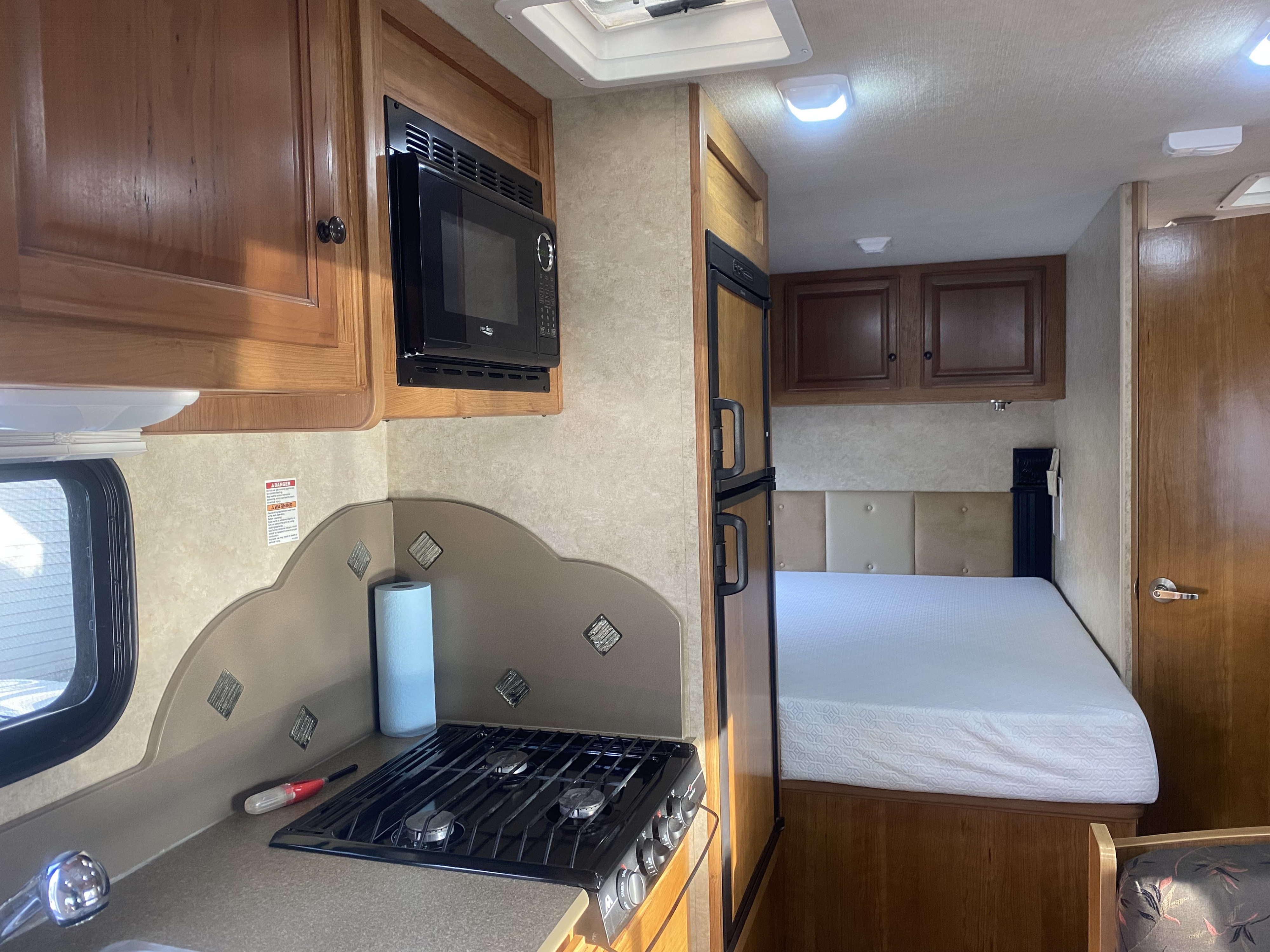 2016 Fleetwood Tioga Montara View 7 - Calgary RV Rental Details