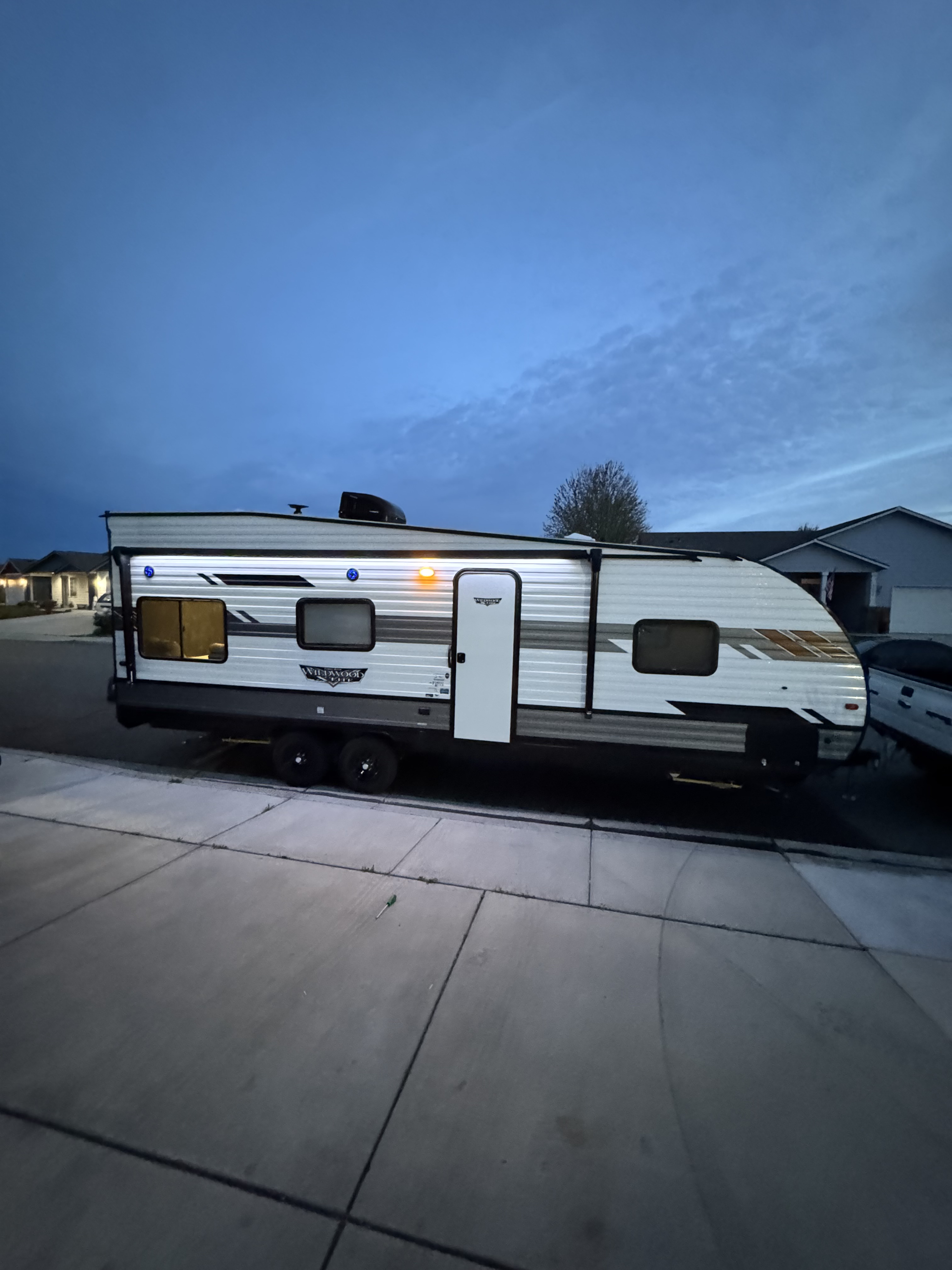 2021 Forest River- Wildwood X-lite 251SSXL Toy Hauler