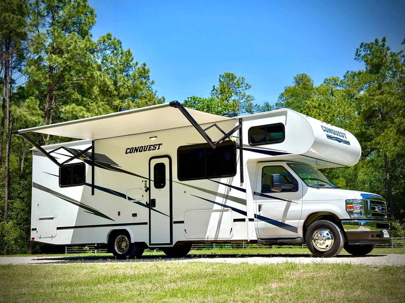 RV Queen's "Betty" 2025 Conquest Sleeps 6 *NEW*