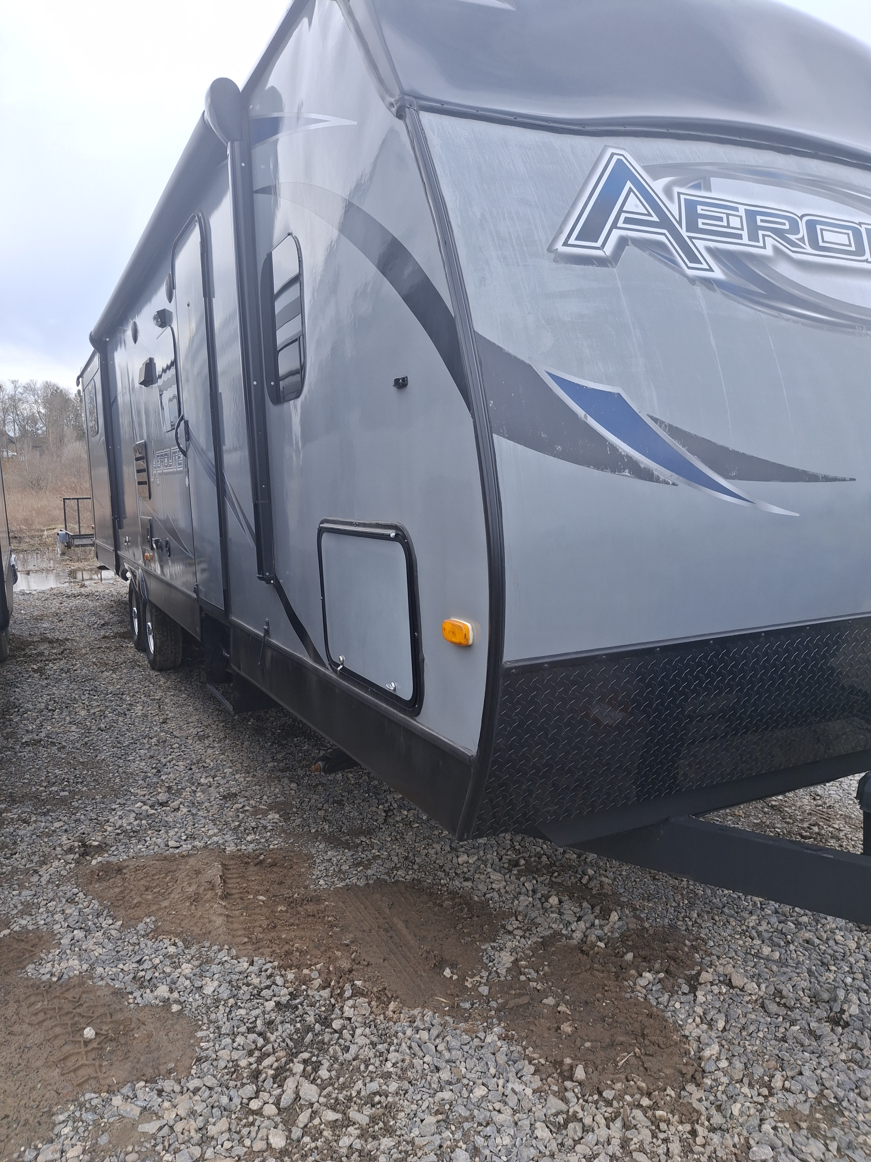 Annabel Lee, 2014 Dutchmen Aerolite A326BHSL, Pet Friendly