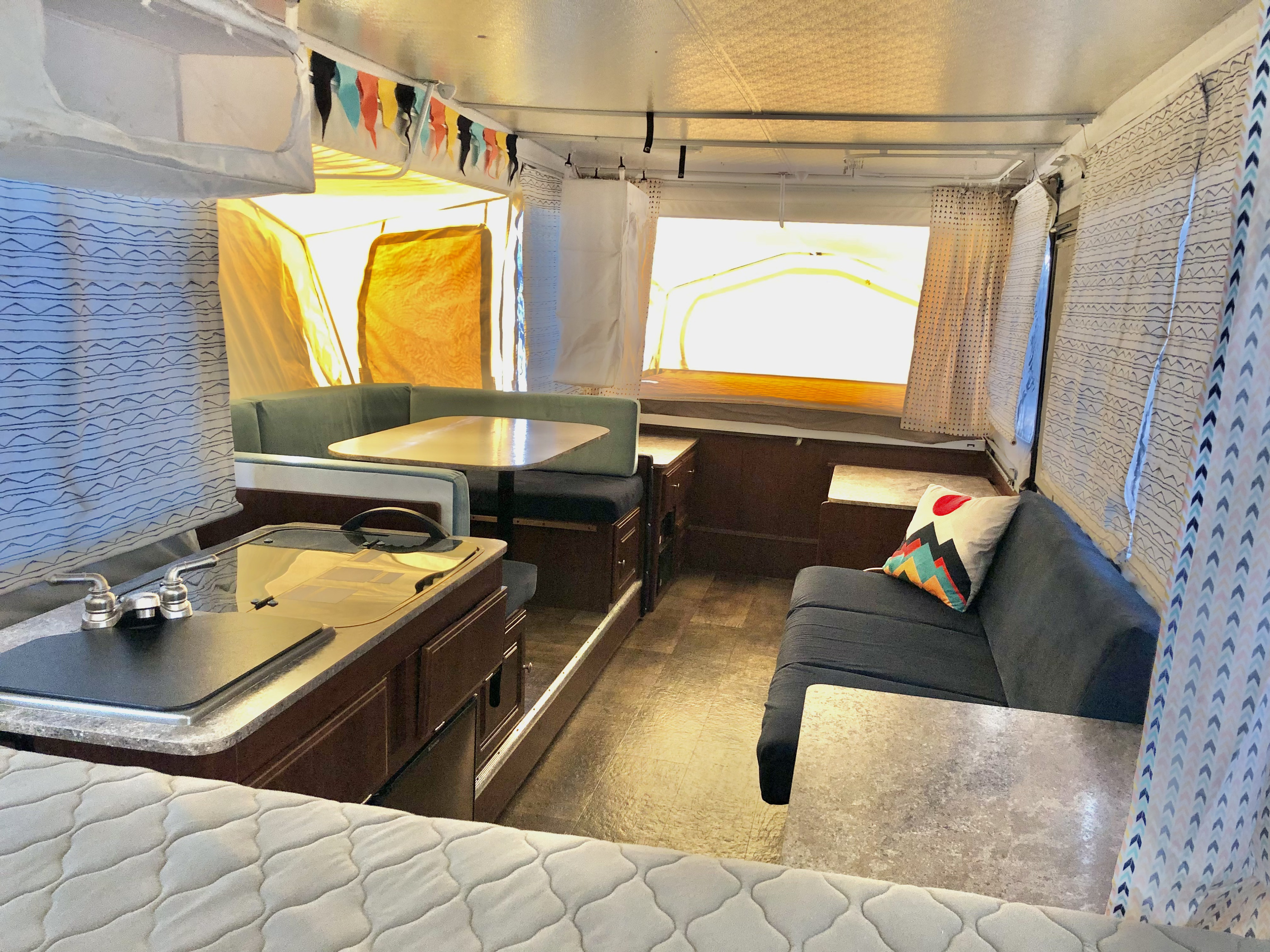 Rockwood Premier 2716G