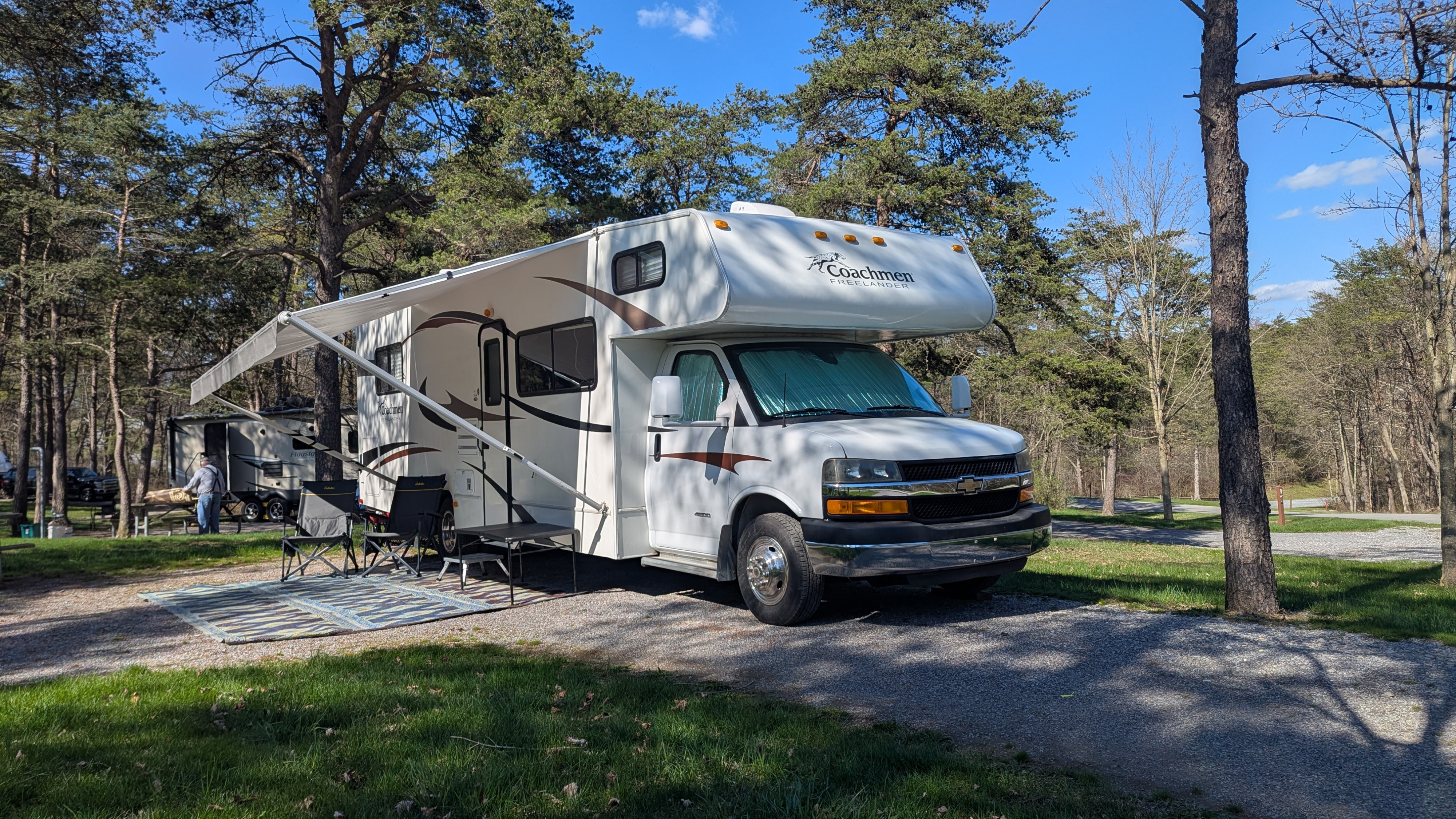 Pristine Easy-to-use 28' Chevy RV in Altoona