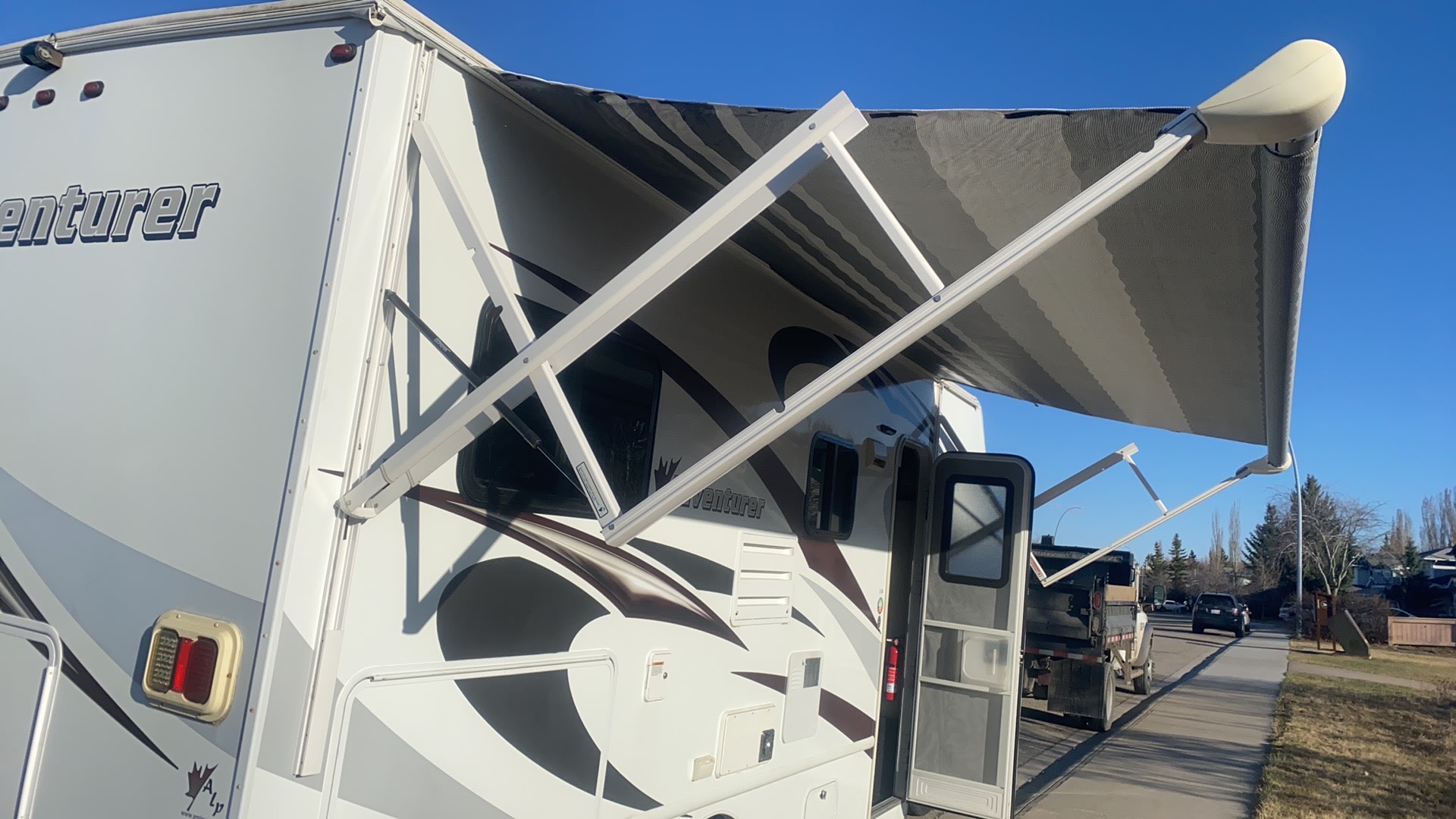 2018 Adventurer M-23RB View 5 - Calgary RV Rental Details