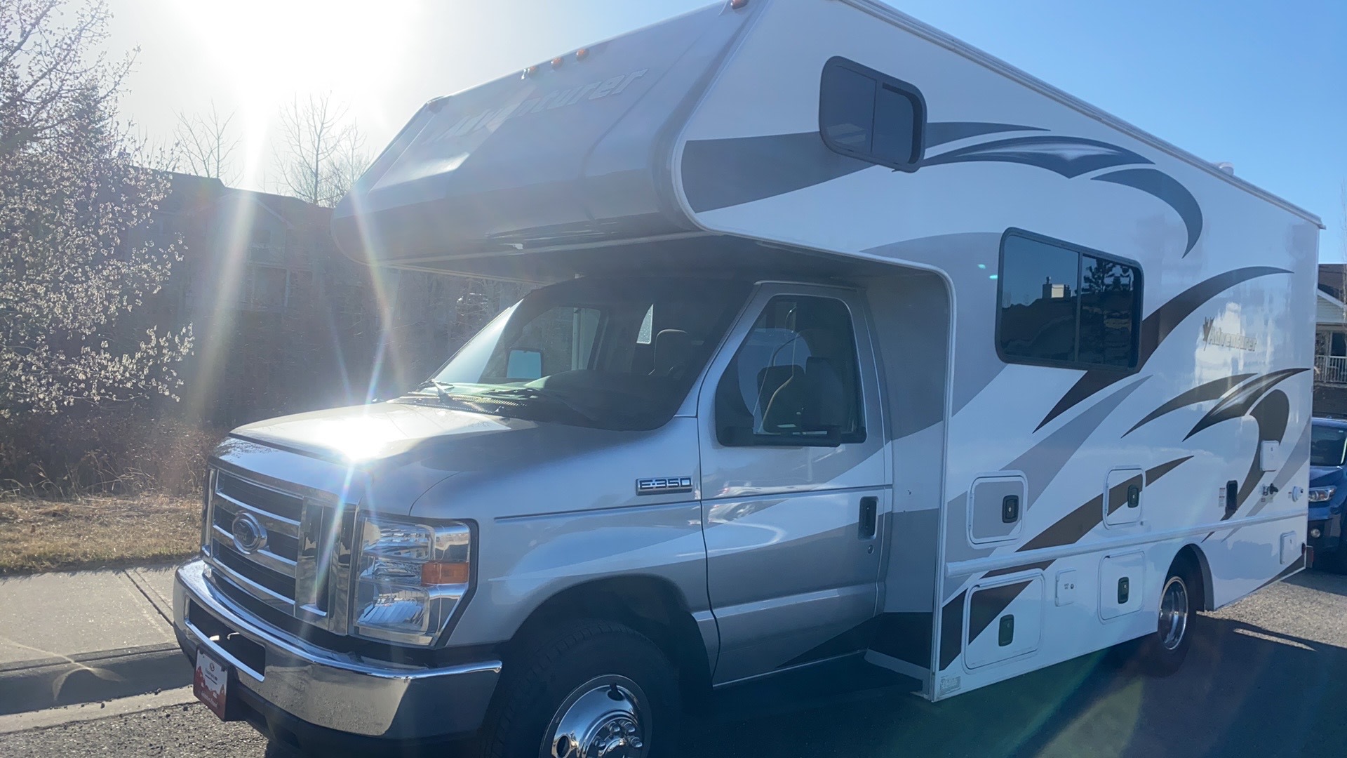 2018 Adventurer M-23RB View 3 - Calgary RV Rental Details
