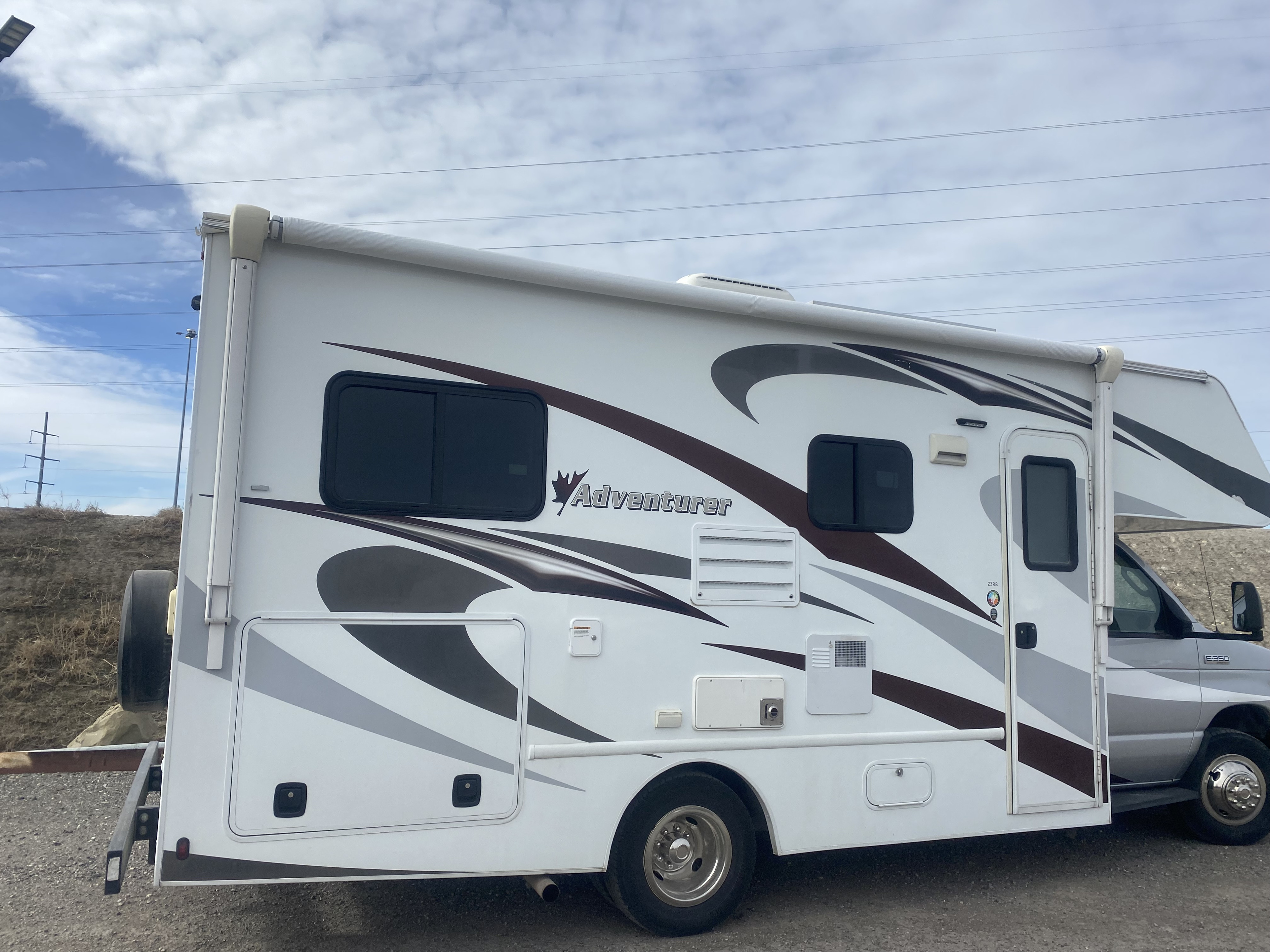 2018 Adventurer M-23RB View 7 - Calgary RV Rental Details