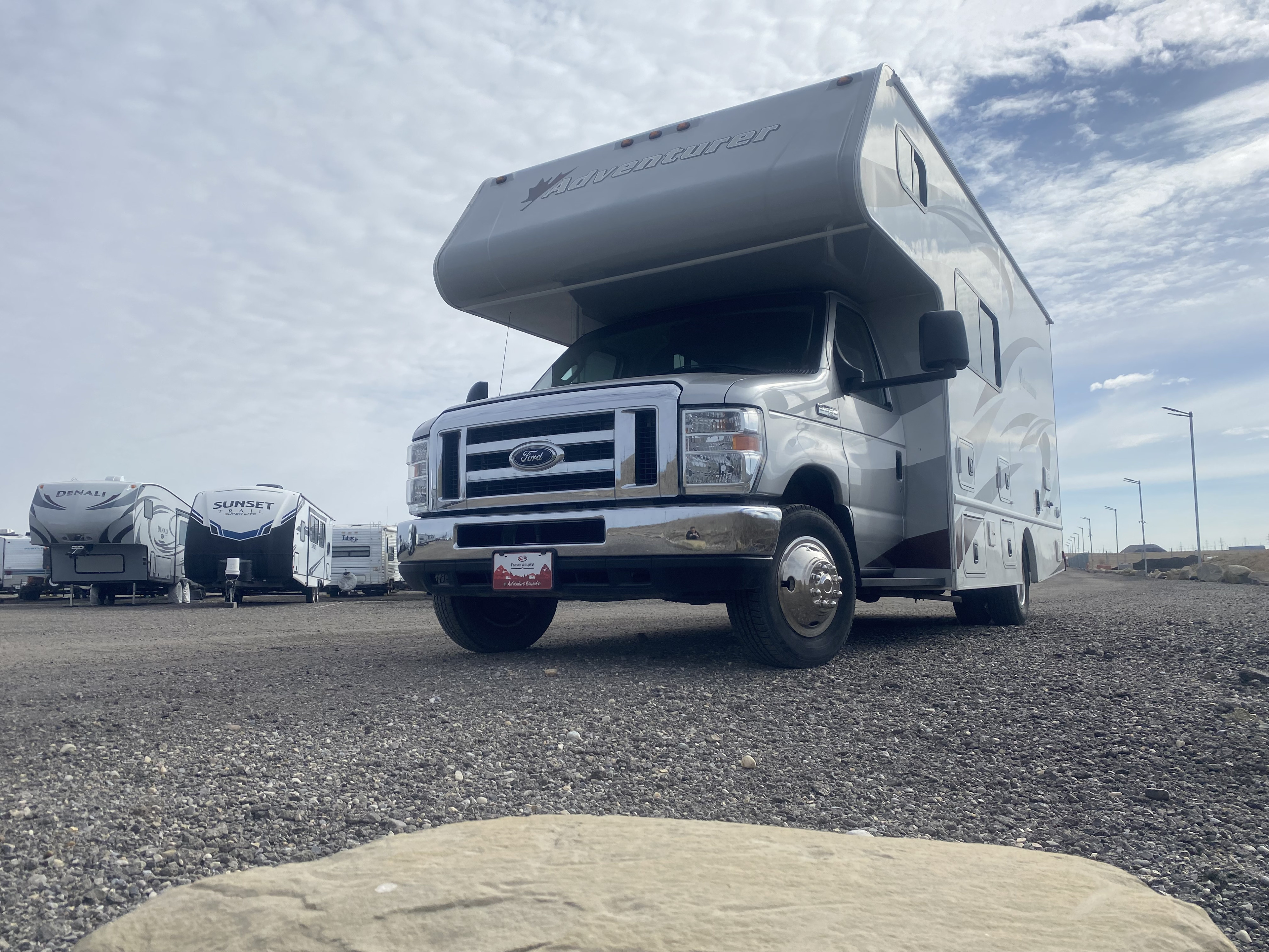 2018 Adventurer M-23RB View 9 - Calgary RV Rental Details