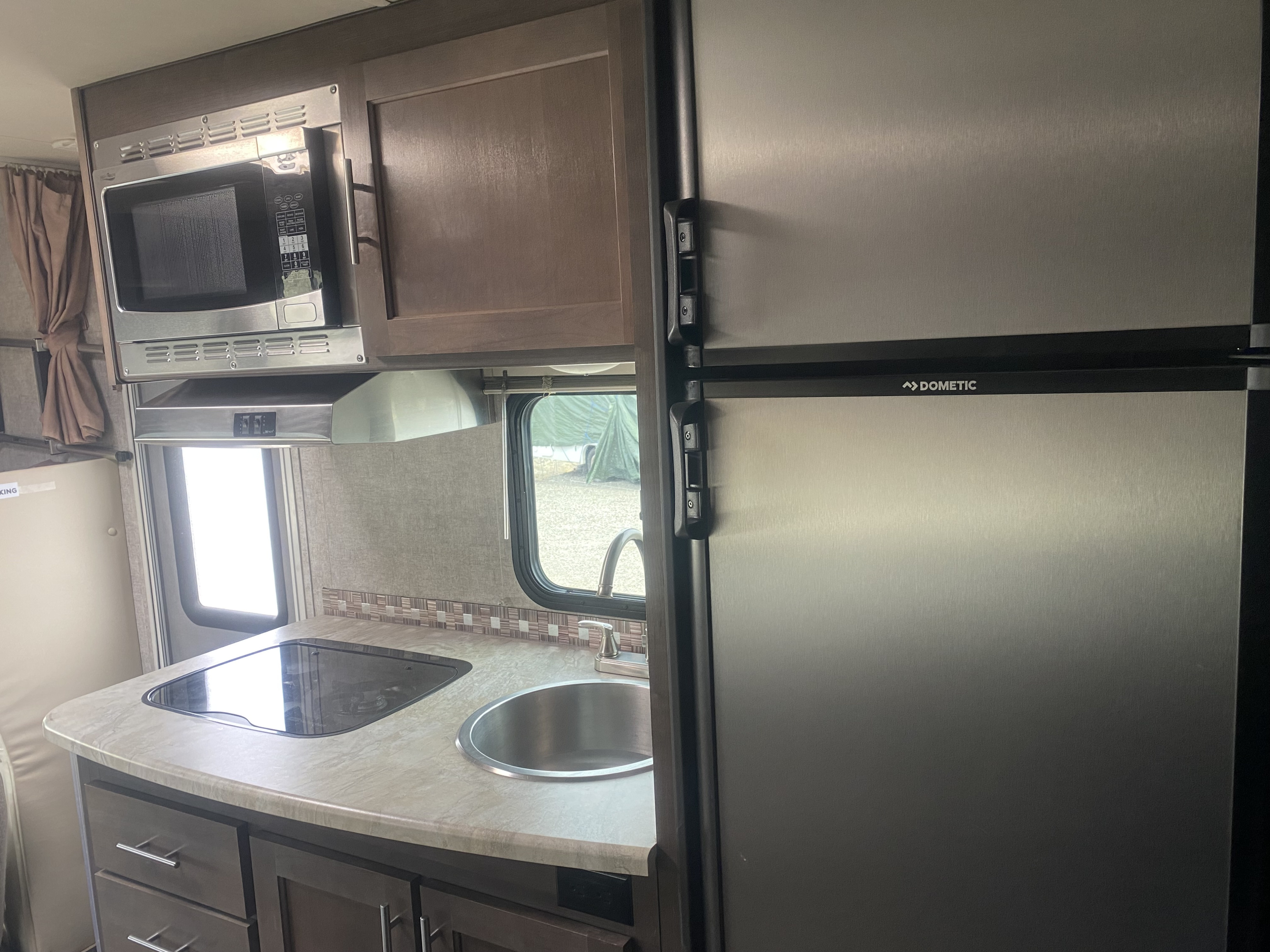 2018 Adventurer M-23RB View 17 - Calgary RV Rental Details