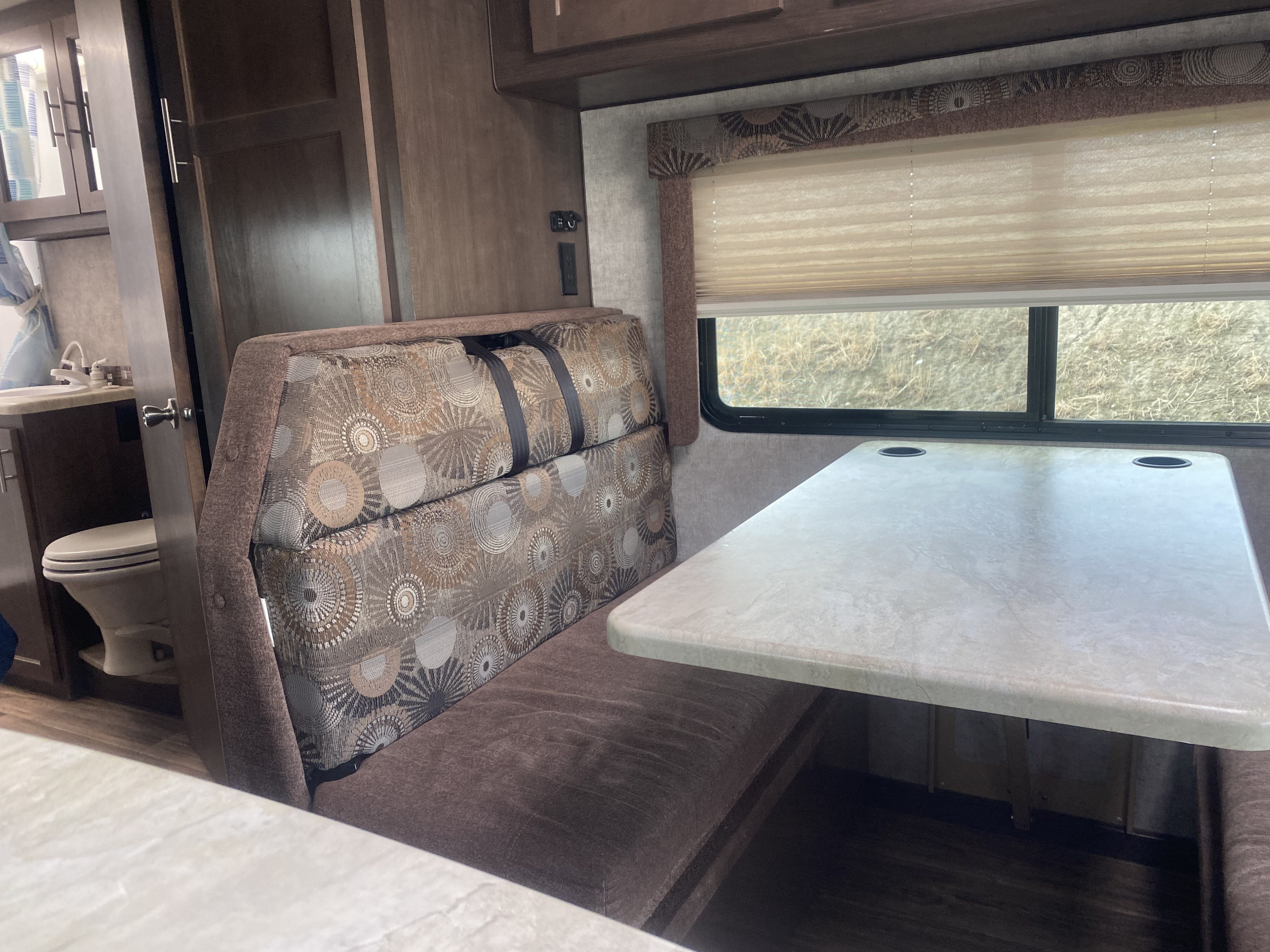 2018 Adventurer M-23RB View 15 - Calgary RV Rental Details
