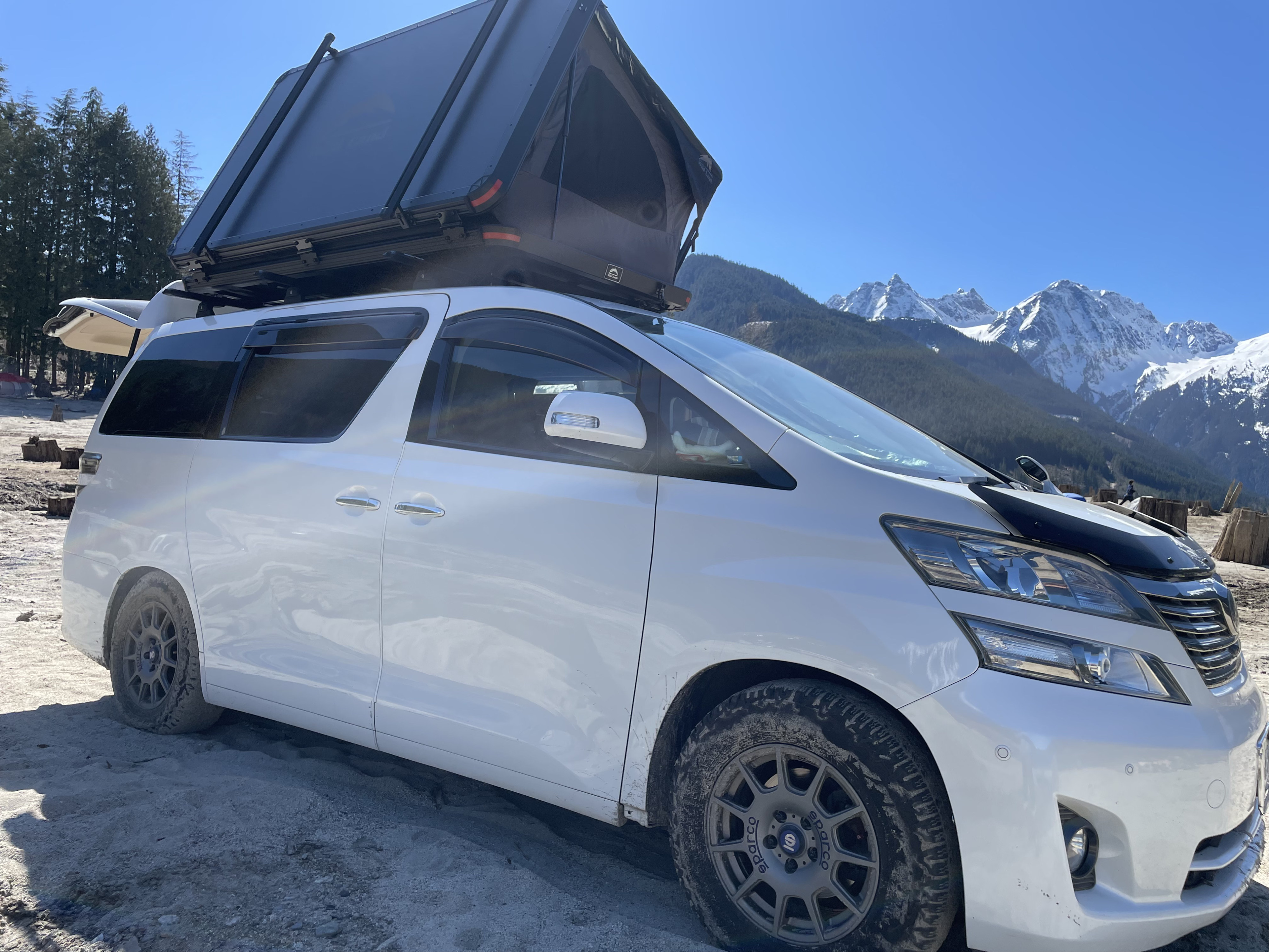 Toyota Vellfire family campervan(Right hand drive) All-In-One Camper