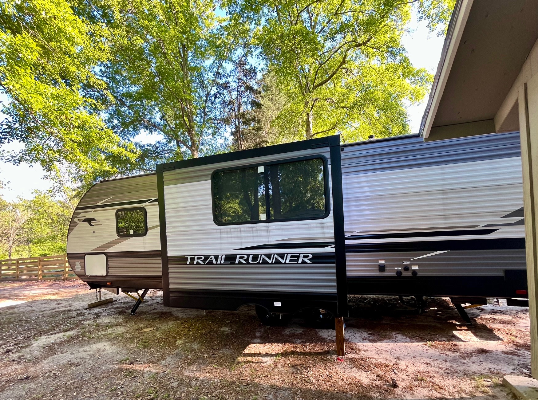 Cozy Trail Runner Bunkhouse - Family 7 Pet Friendly, Sleeps 8!