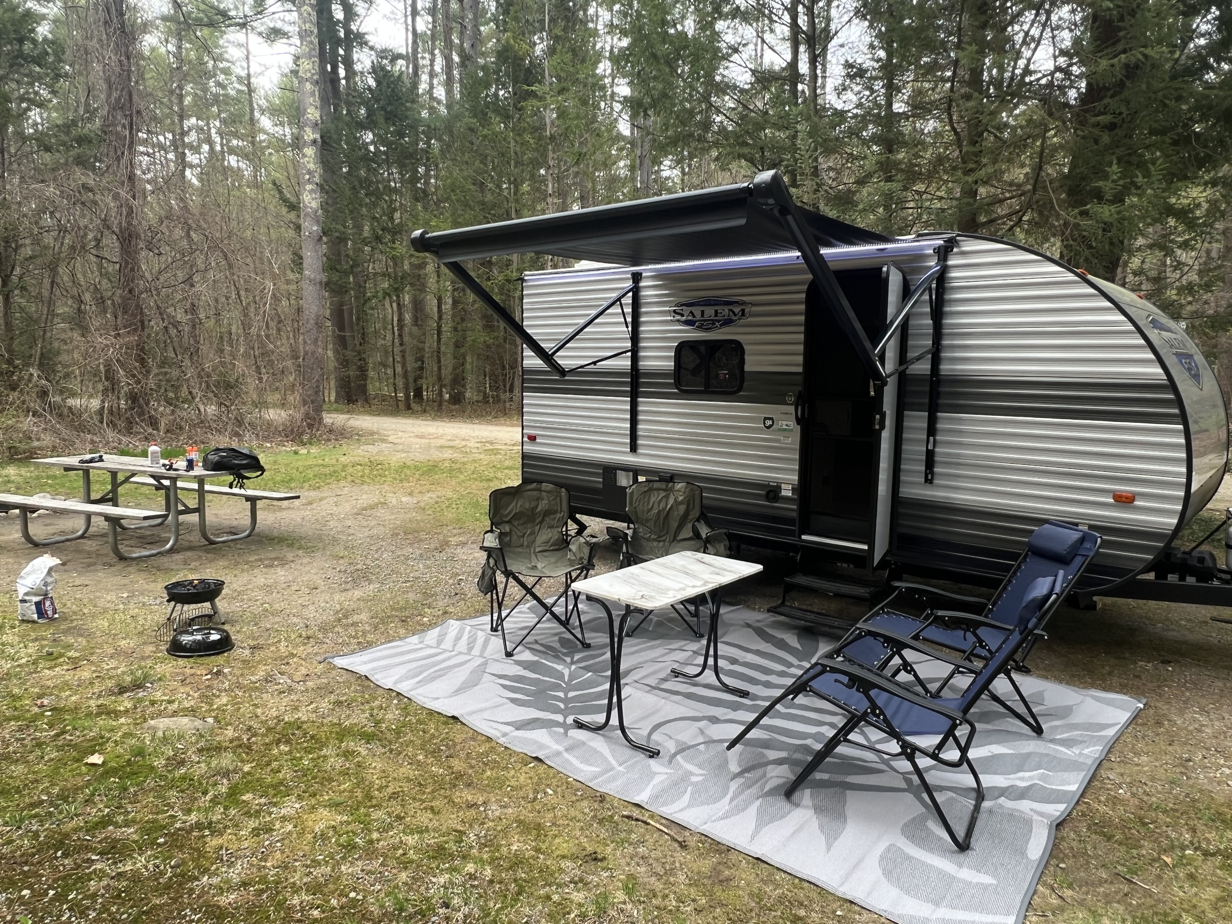 Lightweight trailer perfect for family getaway!