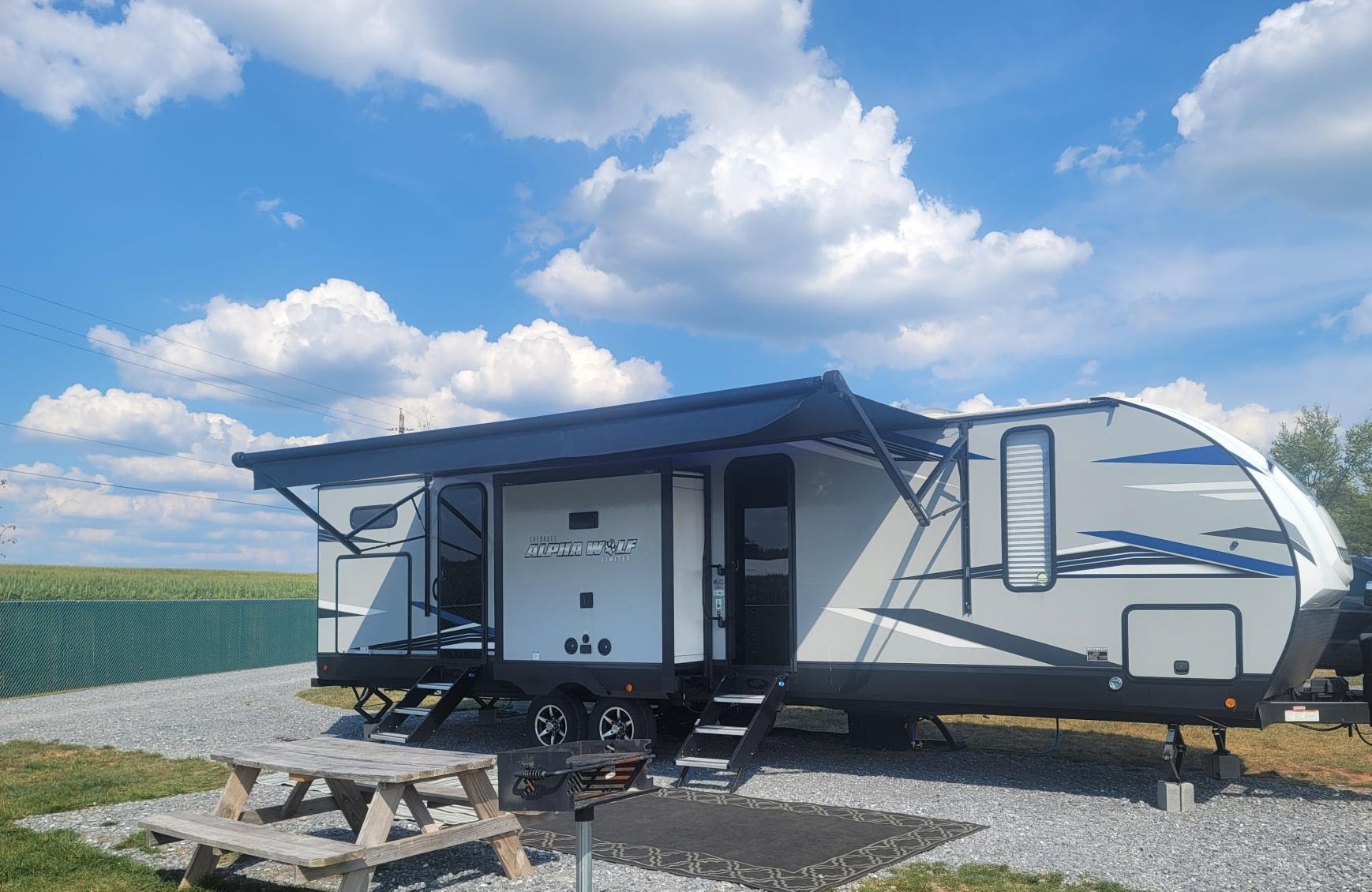 Travel trailer RV Rental 