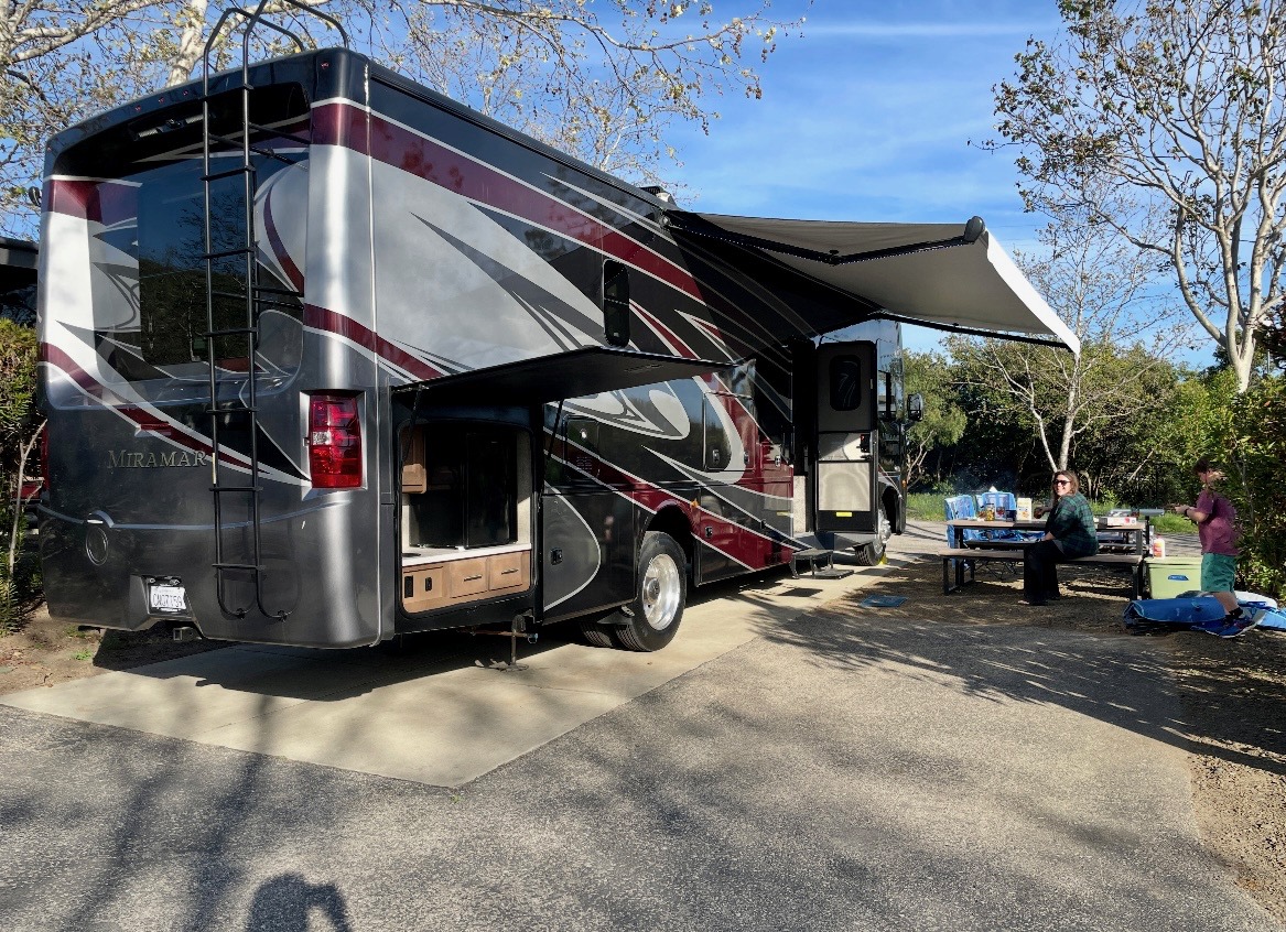 RUBY: 2022 Thor Motor Coach Mirimar