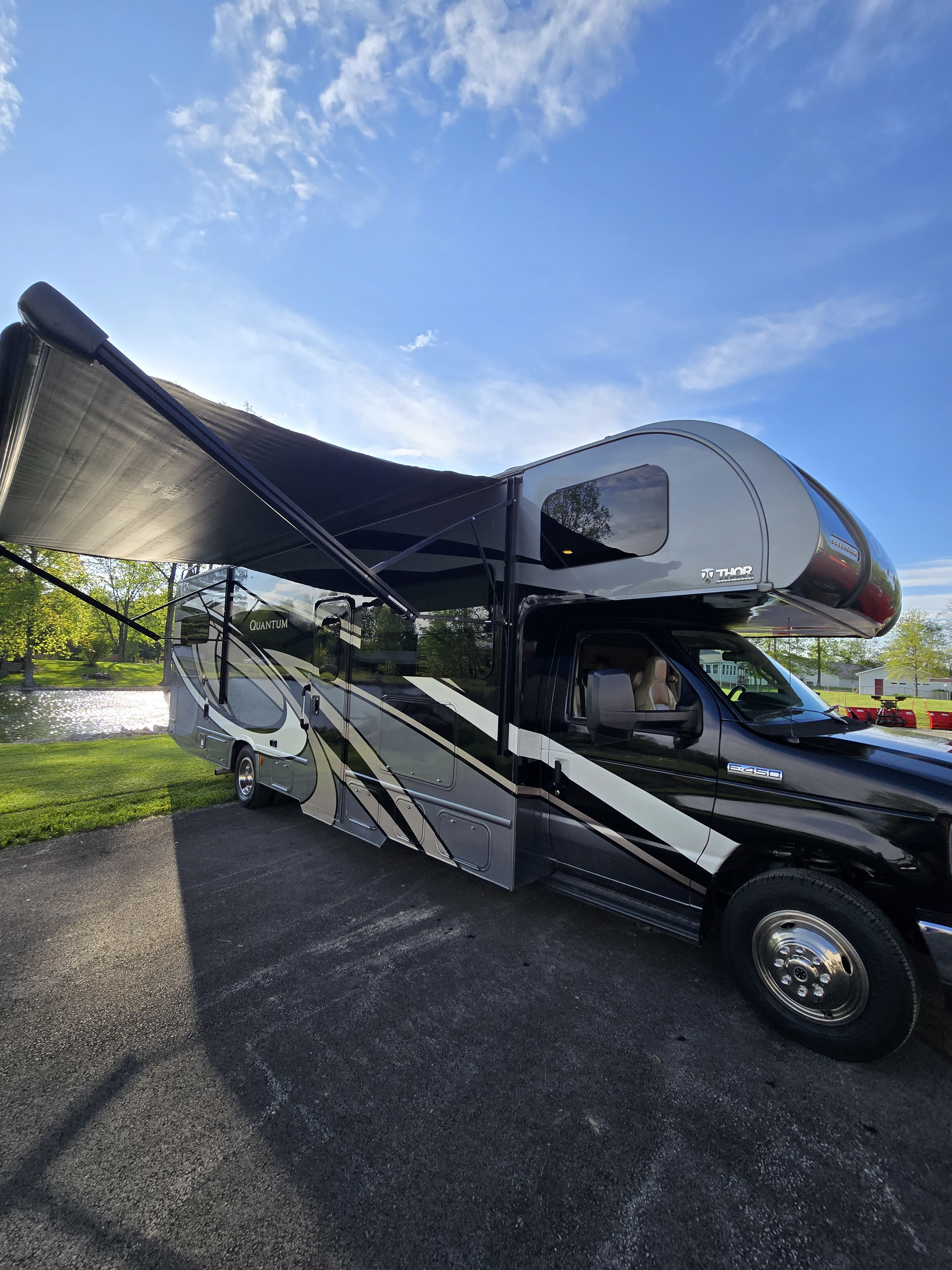 Cruise N Luxury/2019 Thor Quantum