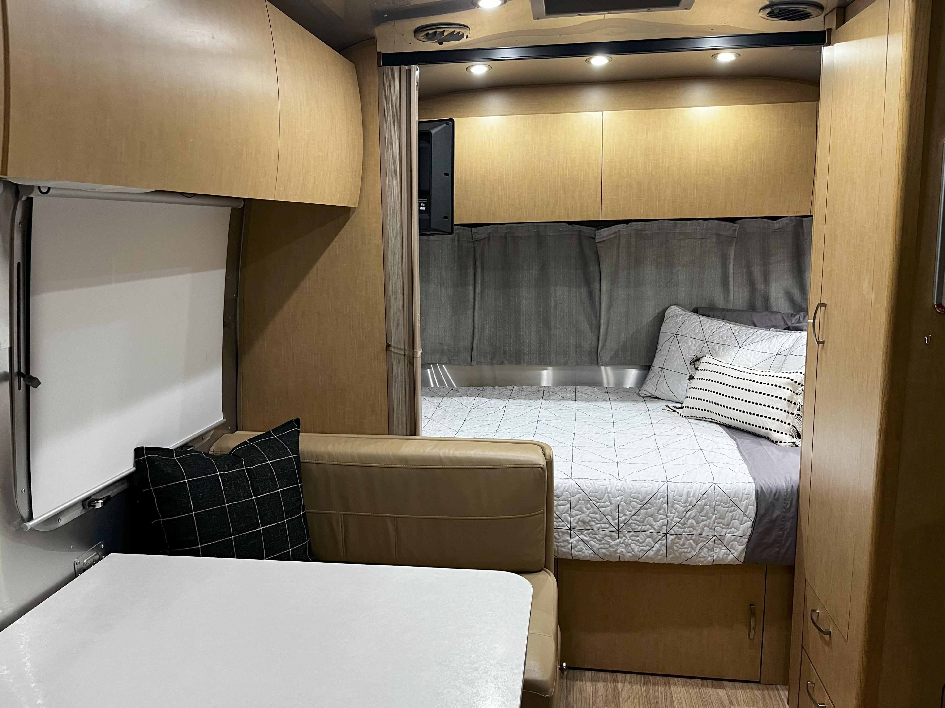 Travel trailer RV Rental 