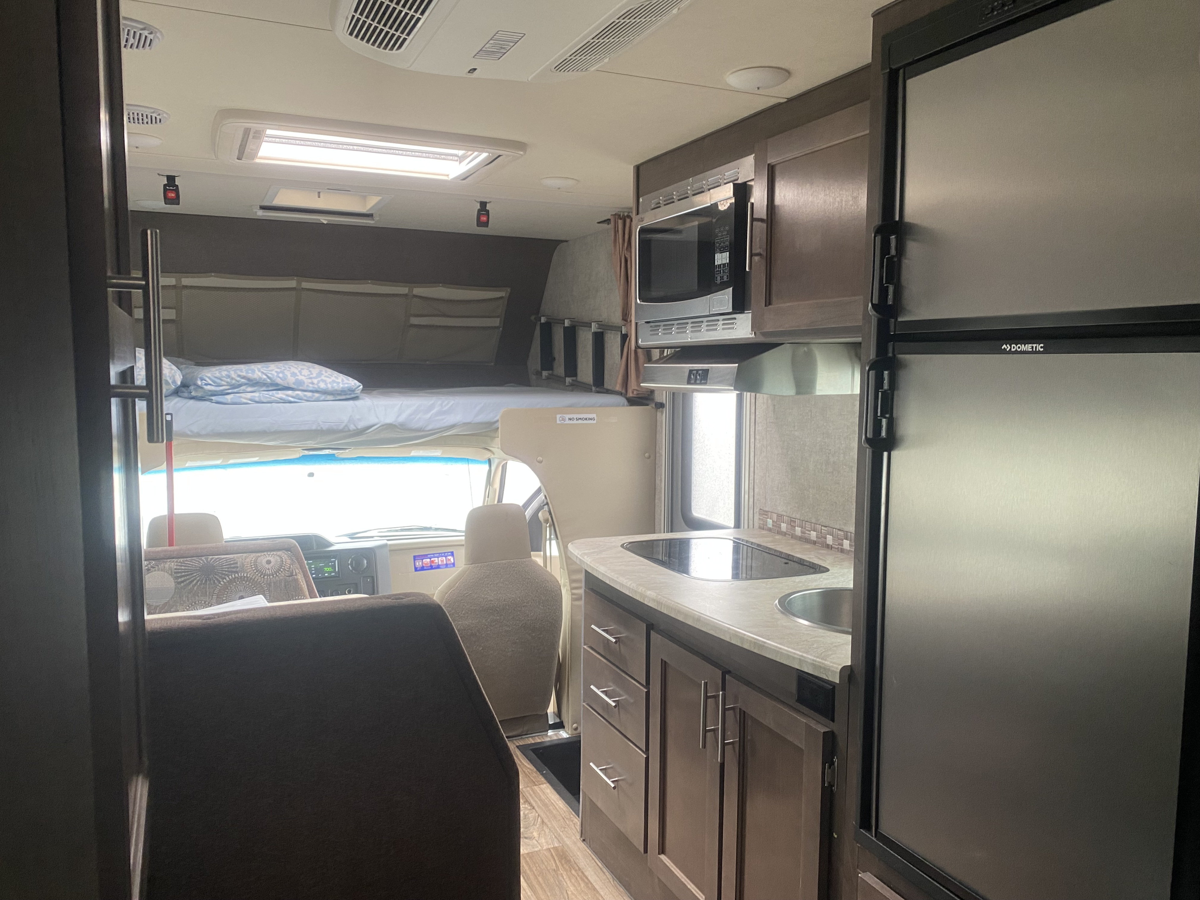 2018 Adventurer M-23RB View 19 - Calgary RV Rental Details