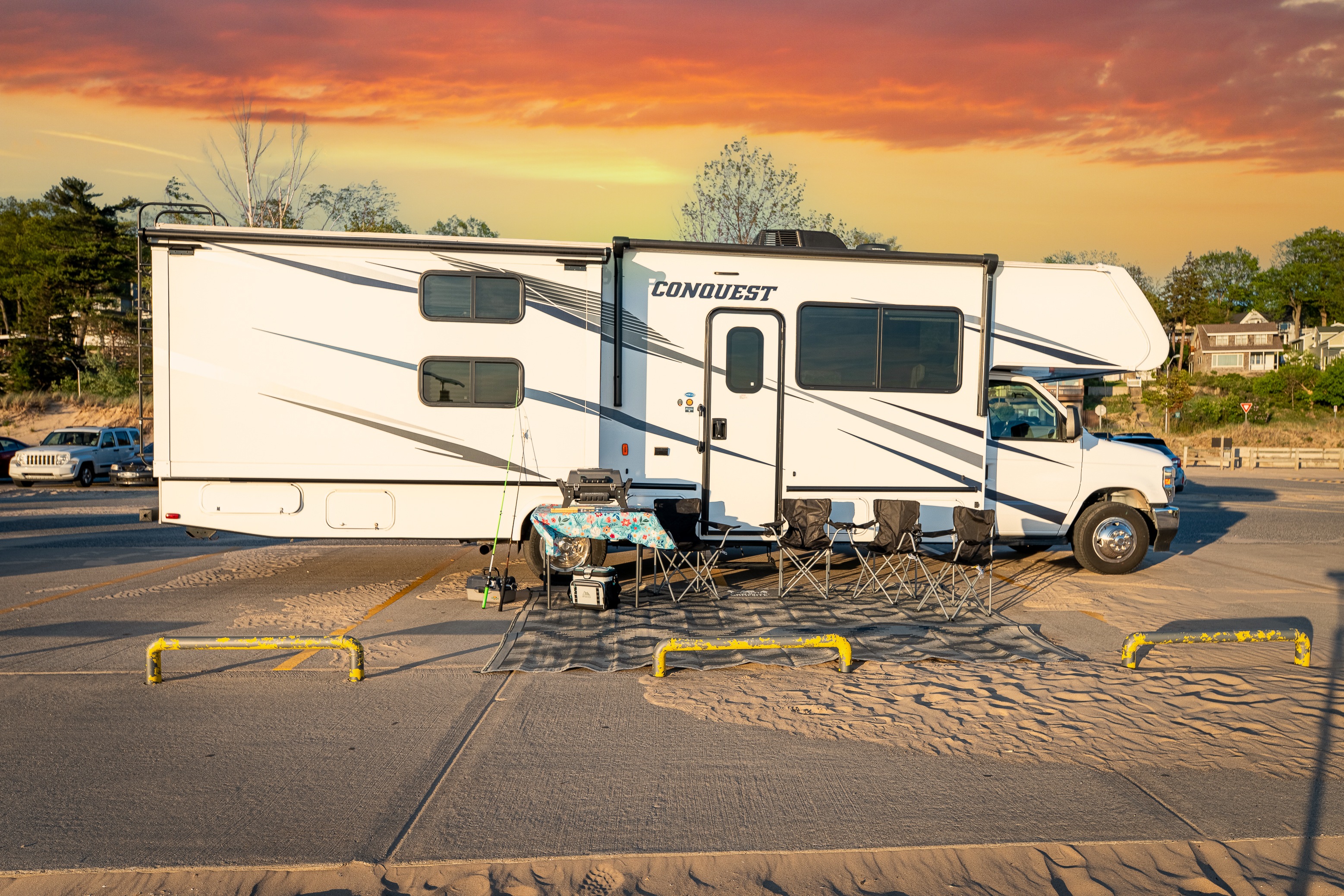 Spacious 2024 Motorhome w/ Bunkhouse -Family Friendly - Adventure Ready!