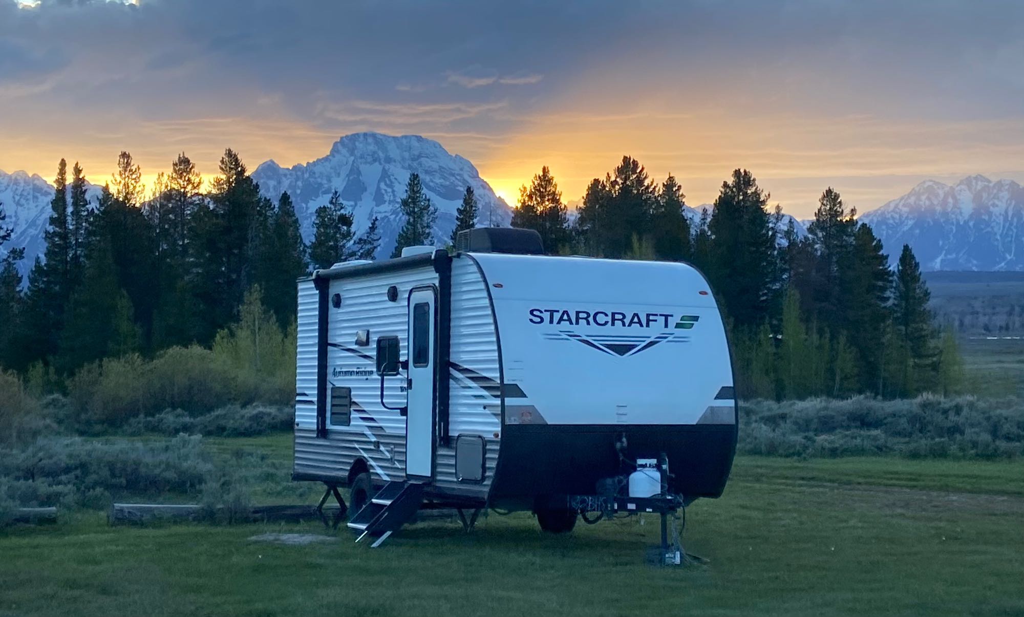Travel trailer RV Rental 