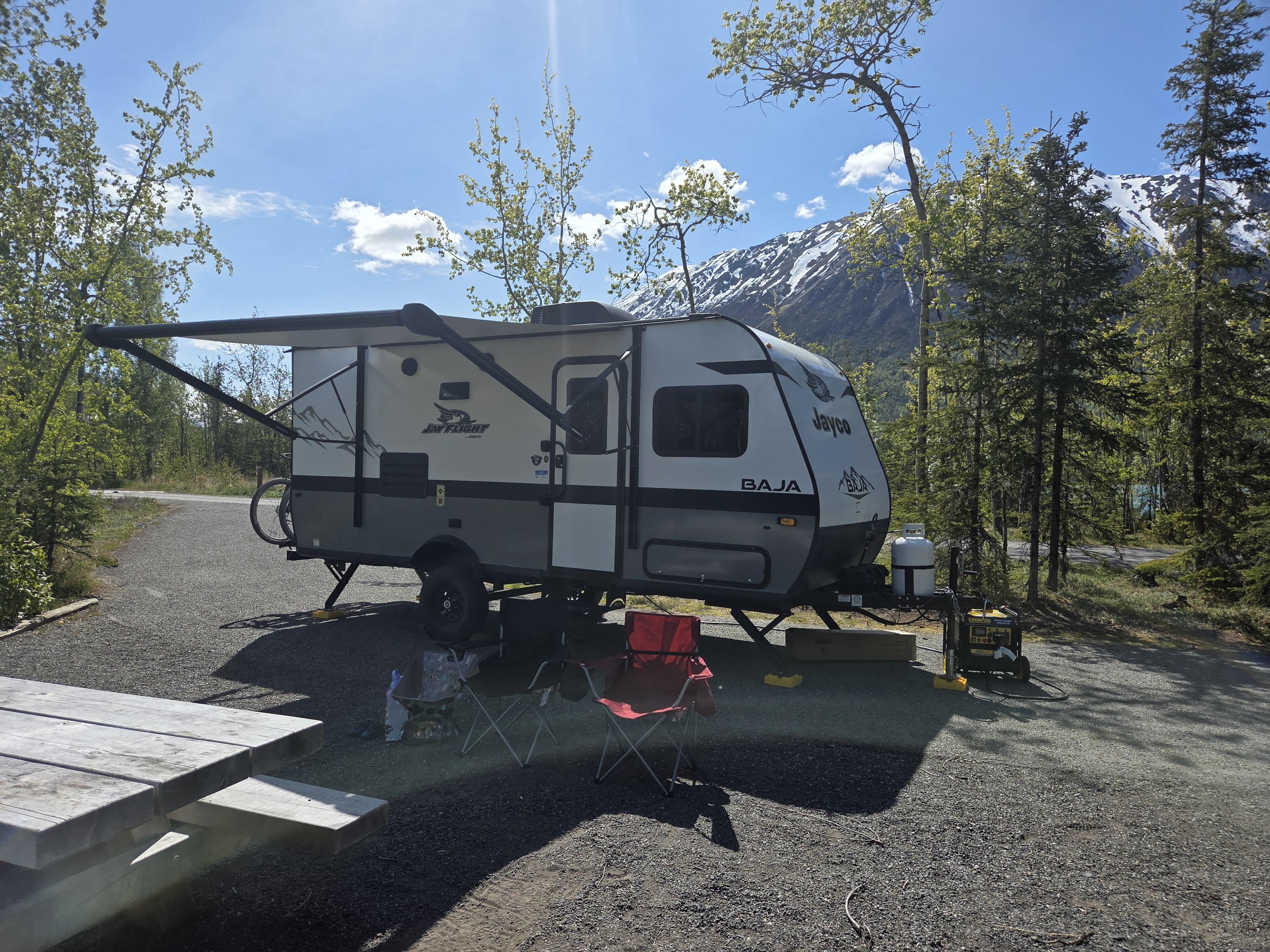 Lightweight family friendly 2022 Jayco Jayflight SLX- Baja Edition