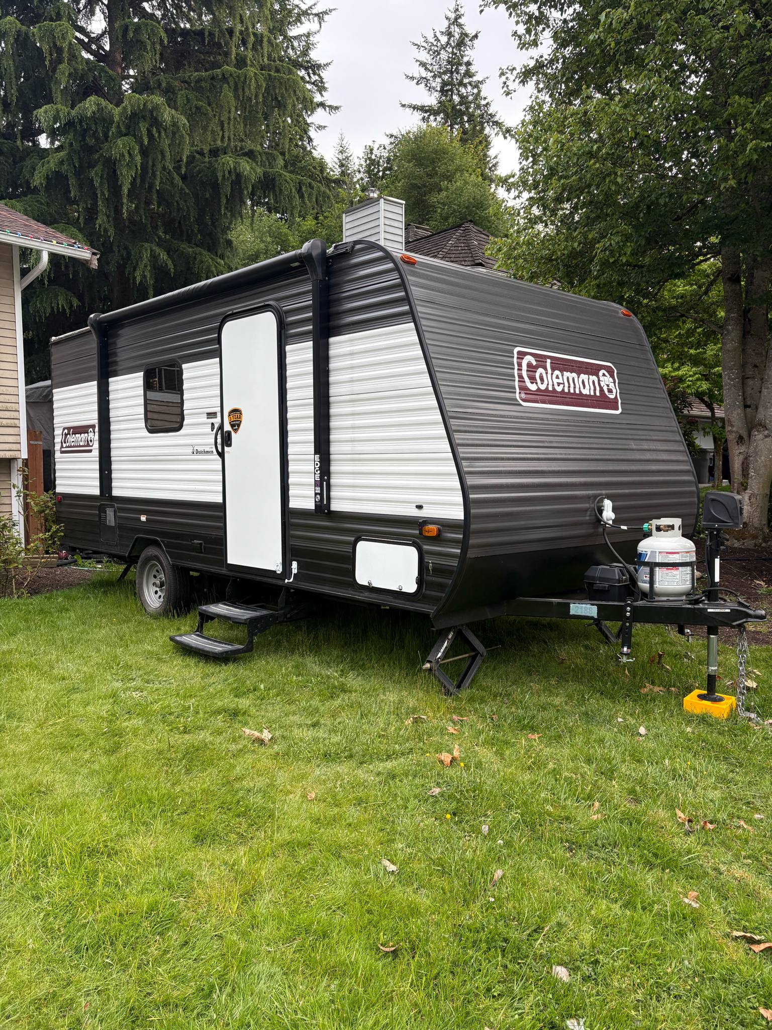 Fully Loaded Glamping Travel Trailer! 2021 Coleman Lantern.