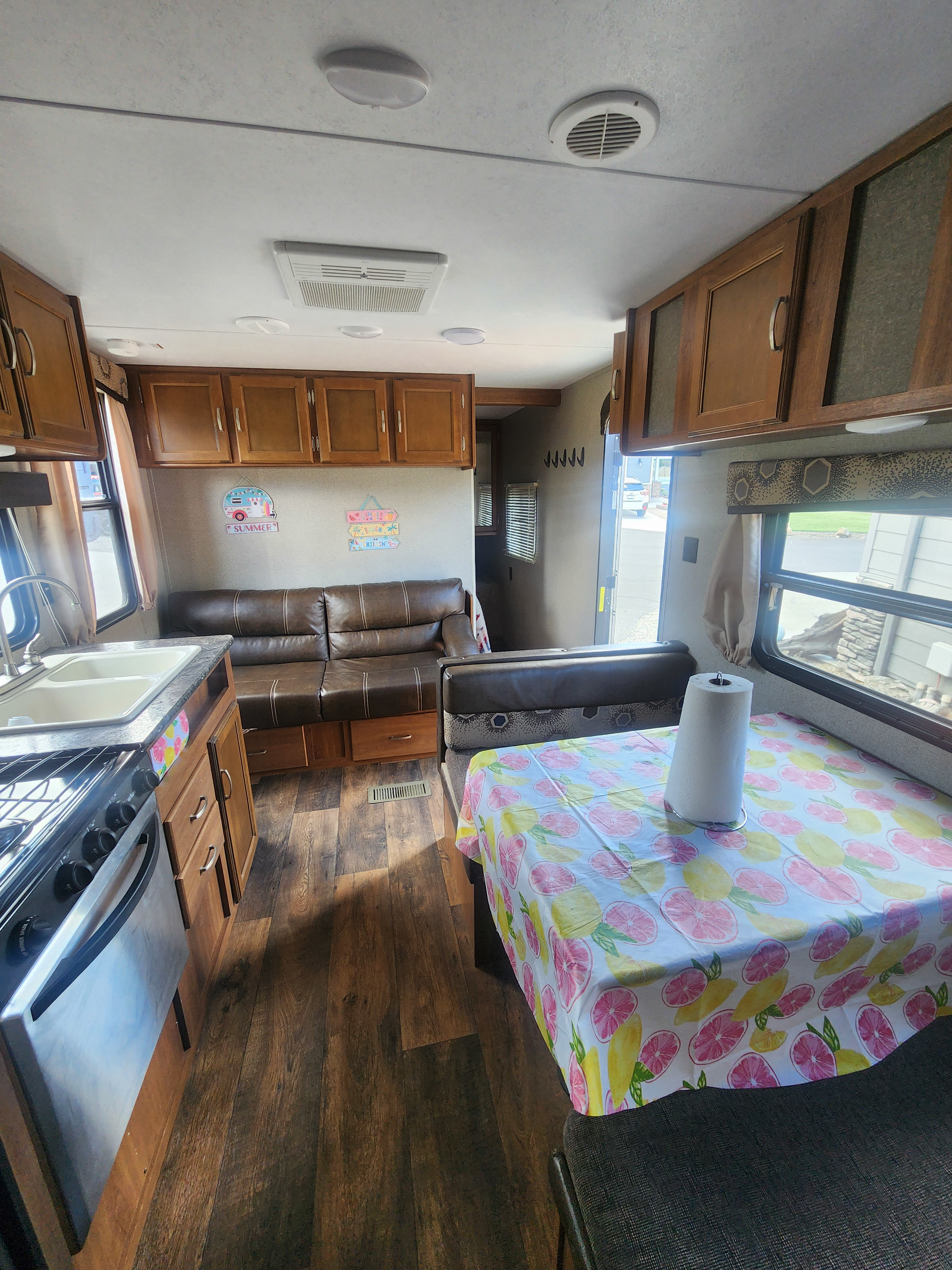 Comfy 28ft 2018 Keystone Springdale Camper