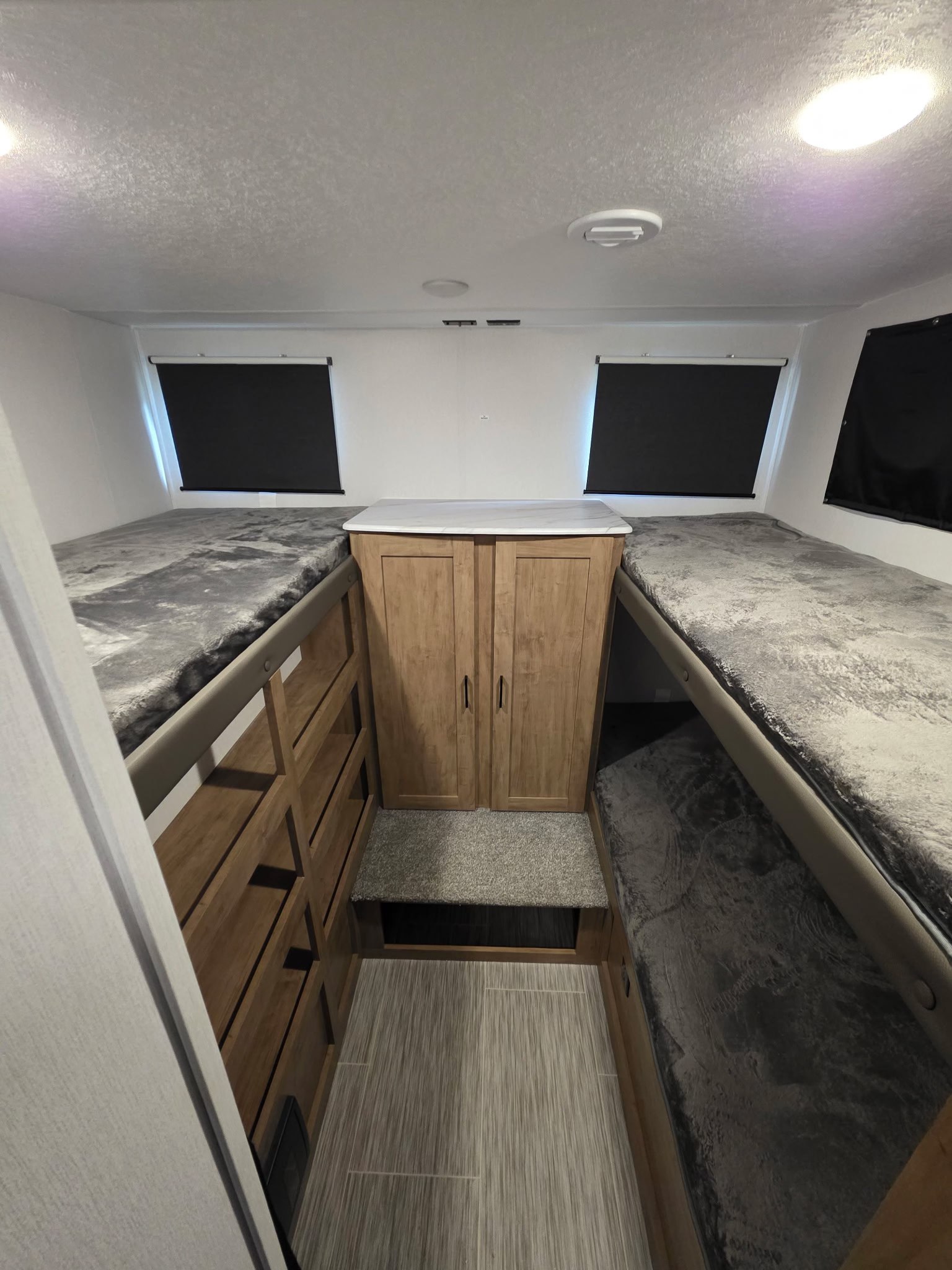 Forest River Coachmen Freedom Express Ultra Lite 2024