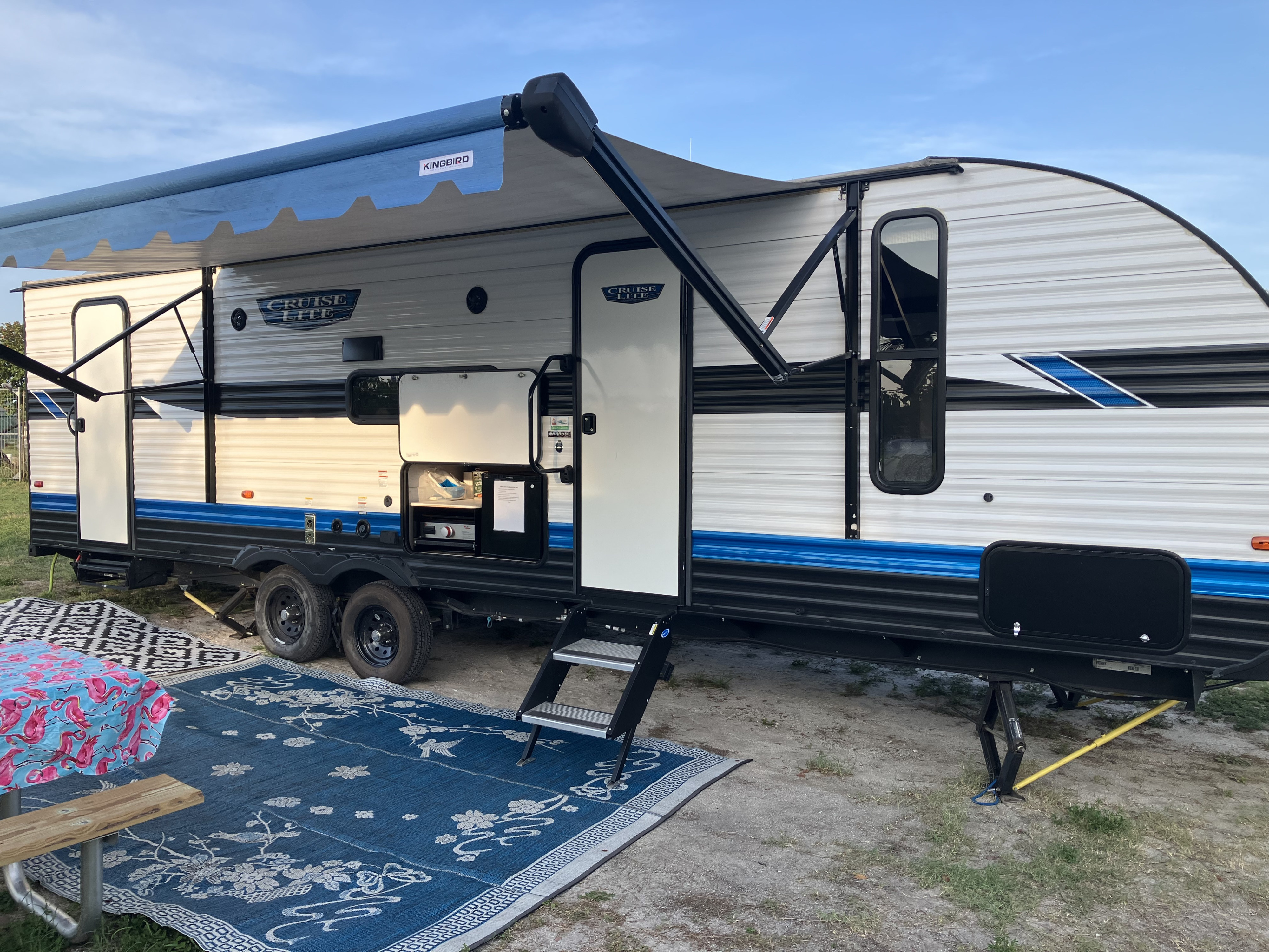 2023 Salem 263bhxl Airbnb on Wheels I (Delivery and setup only)