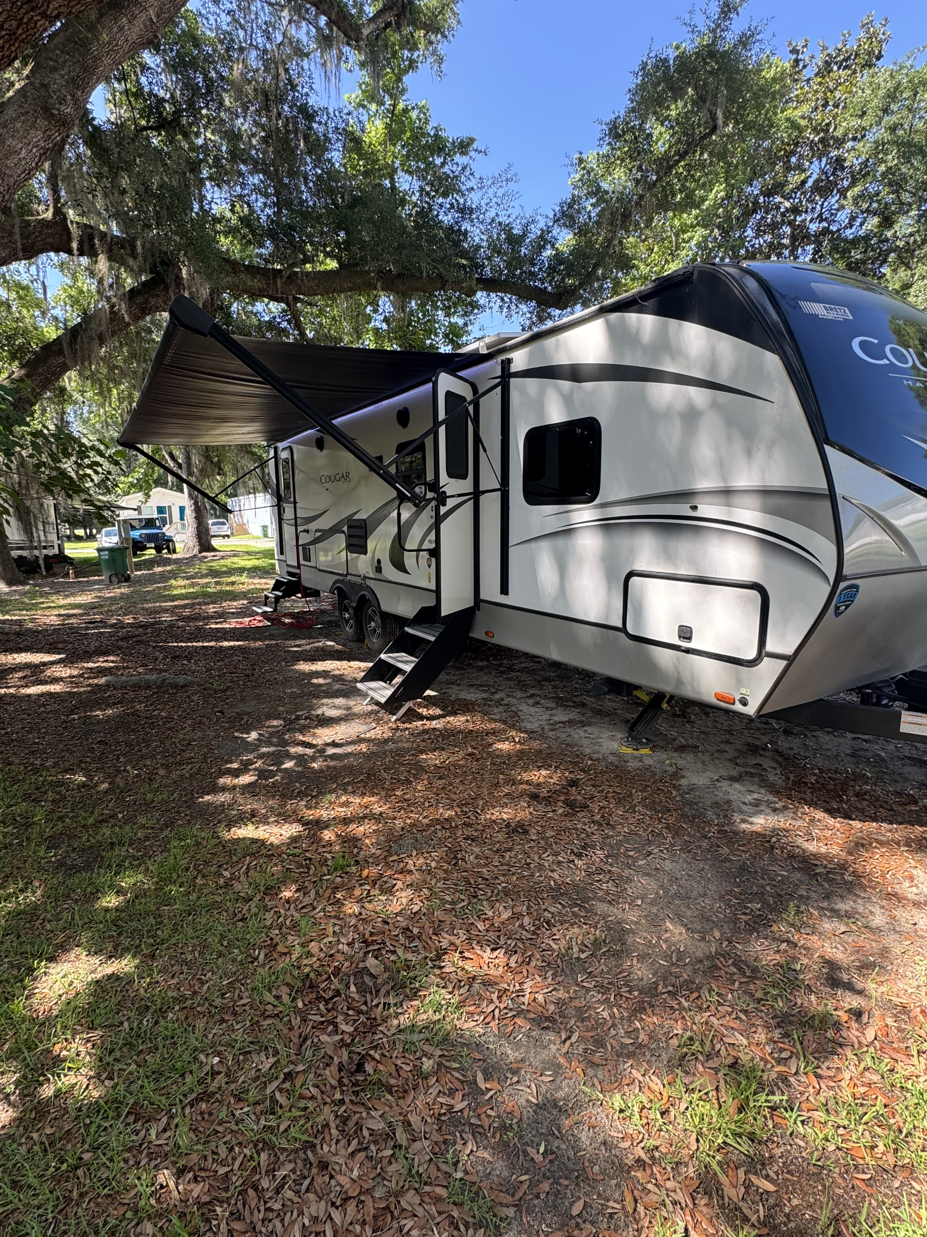 Spacious Keystone Camper w/ Bunks & Slide
