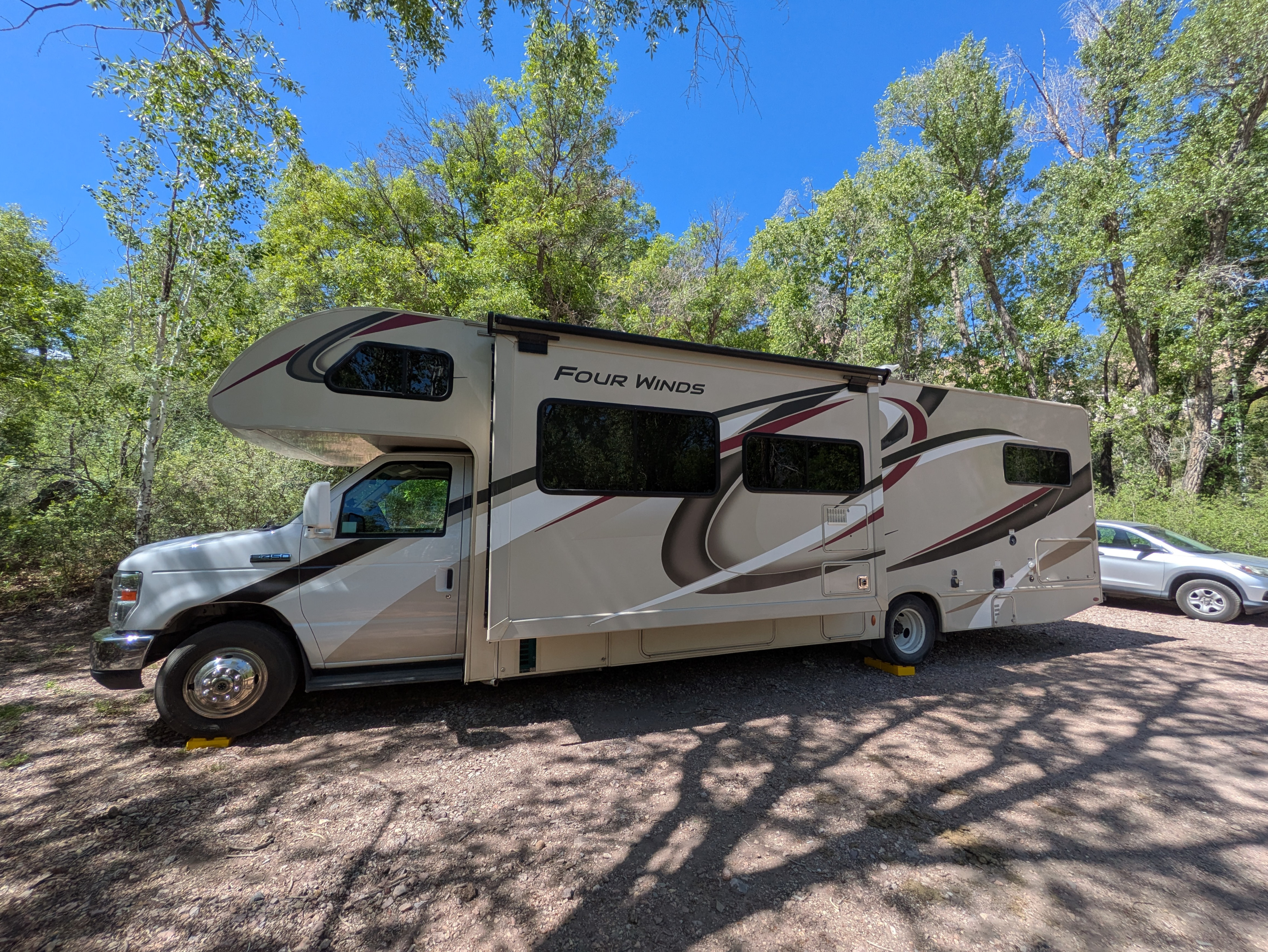 2020 Thor Four Winds - Cozy & Spacious for up to 8