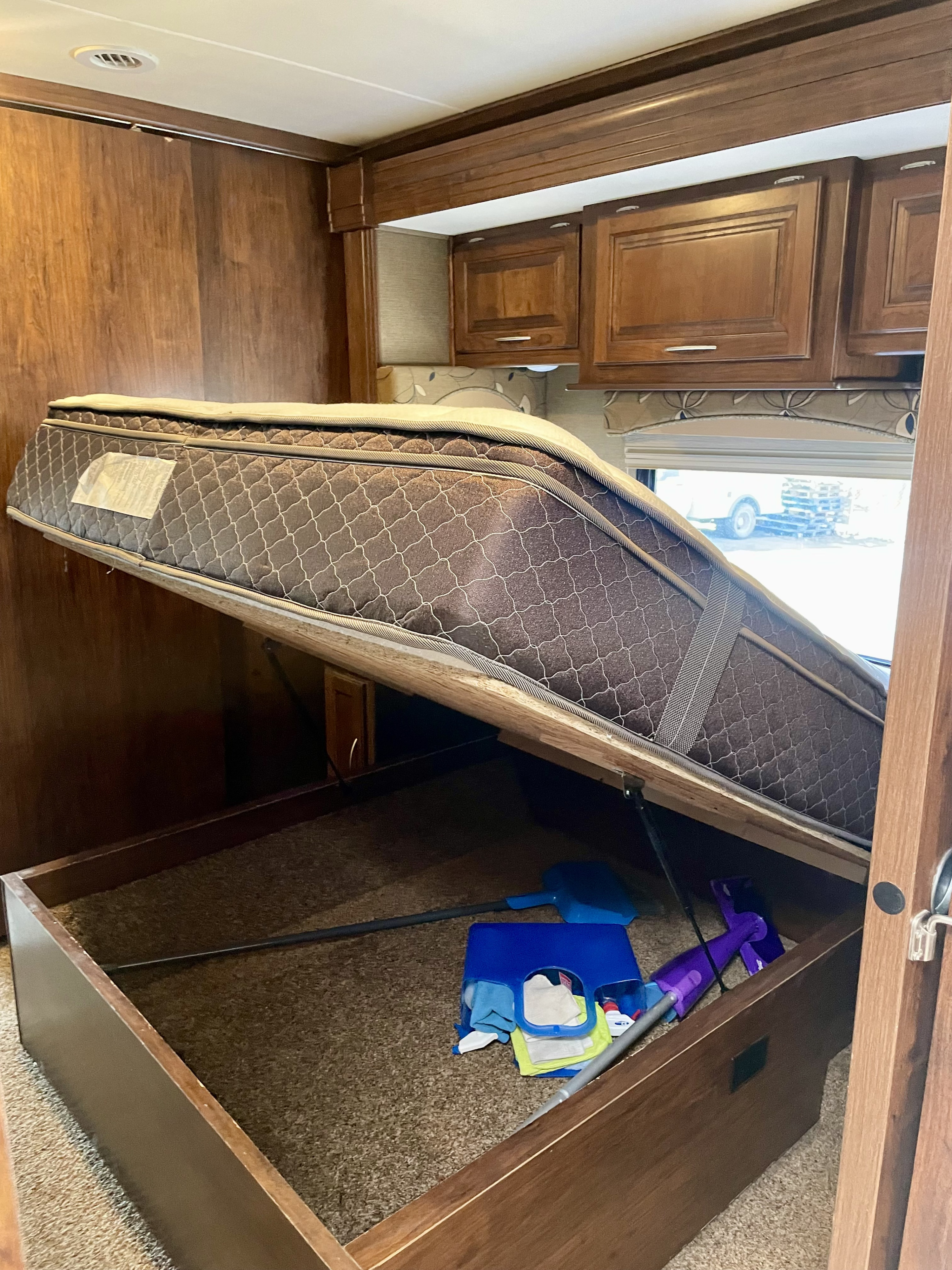 This RV rental features a hydraulic-lift mattress revealing ample under-bed storage, perfect for stowing cleaning supplies and gear.. Coachmen Mirada 2016