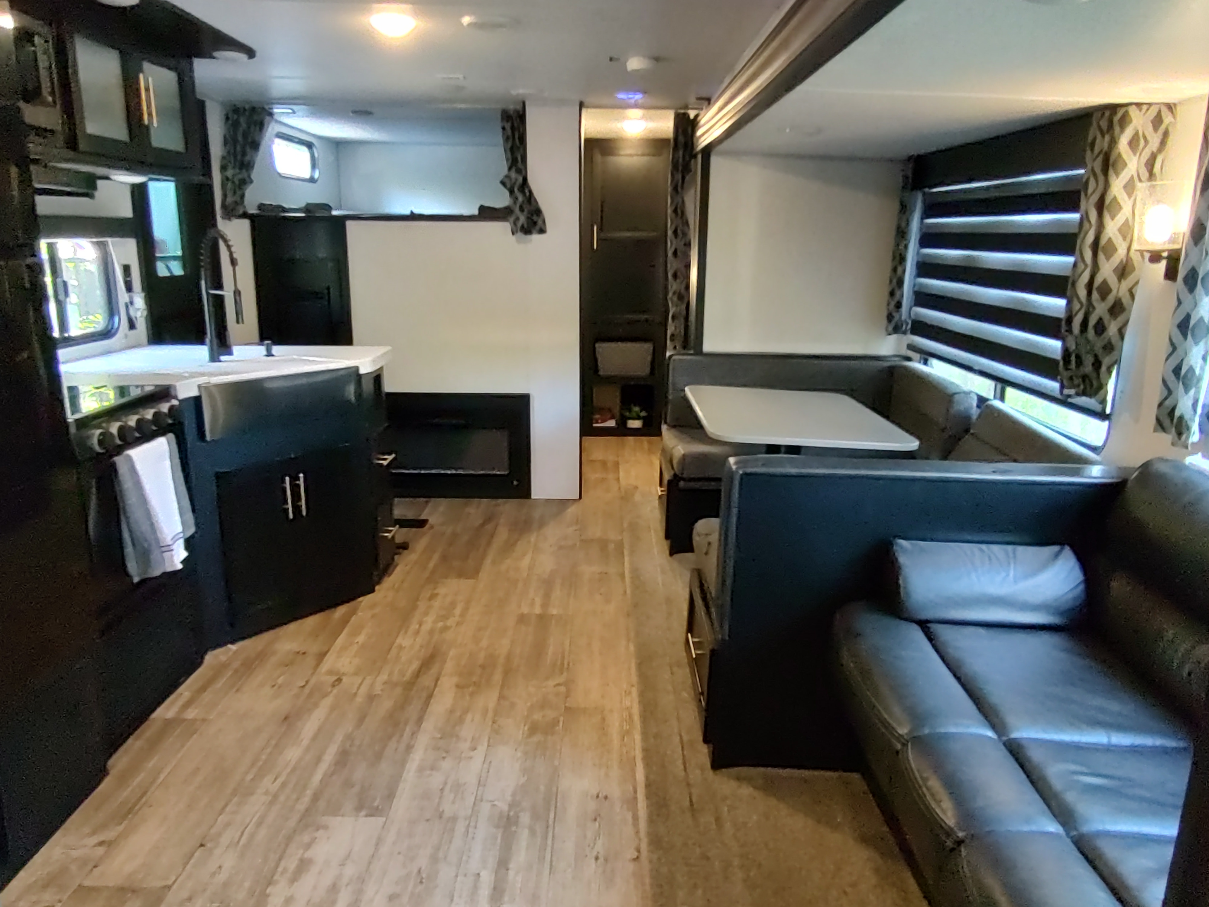 2022 Forest River Cherokee Cherokee Black Label